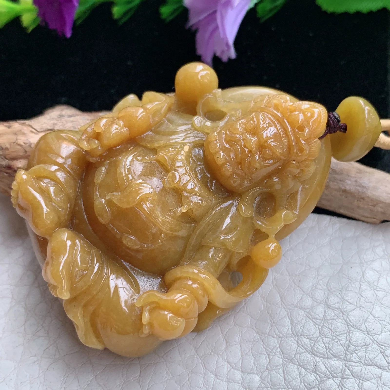 lz实拍53.3*42*18.5缅甸翡翠精雕黄翡黄财神 财神爷玉吊坠 玉挂坠