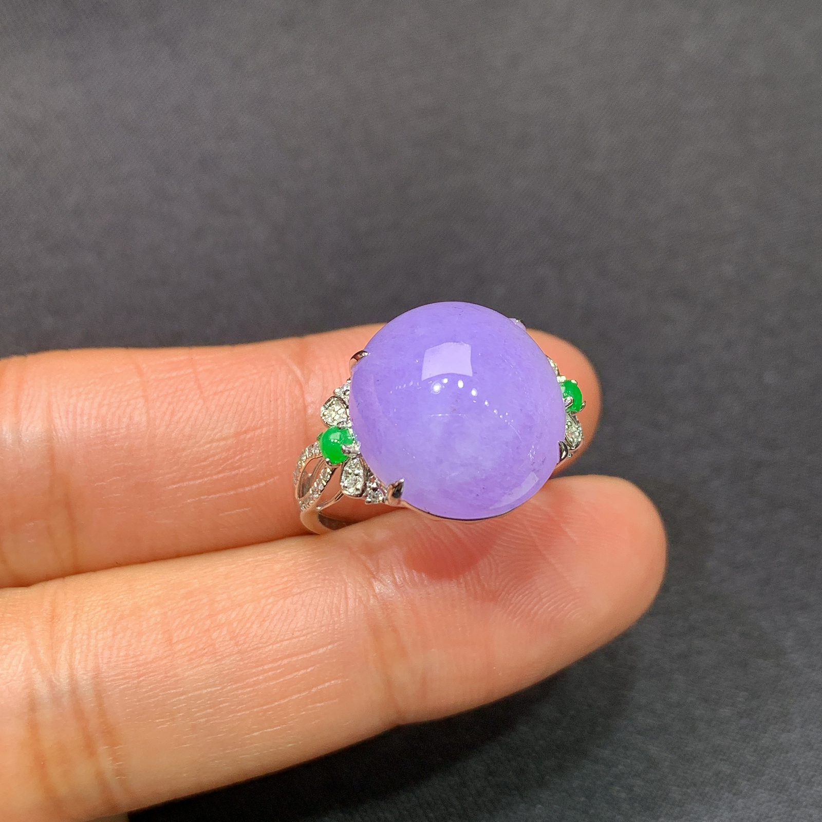 紫罗兰蛋面戒指，18k金镶嵌，温润细腻，颜色浓郁，Ax 圈口14 尺寸14.2*13*7.5