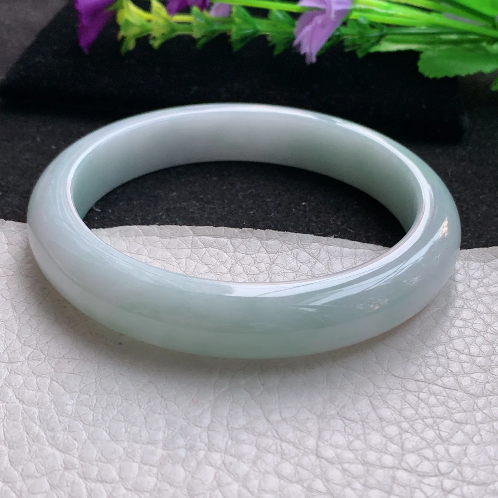 js大圈口66*12.8*8.8平安镯 天然缅甸翡翠浅绿大气宽边玉手镯 玉手环