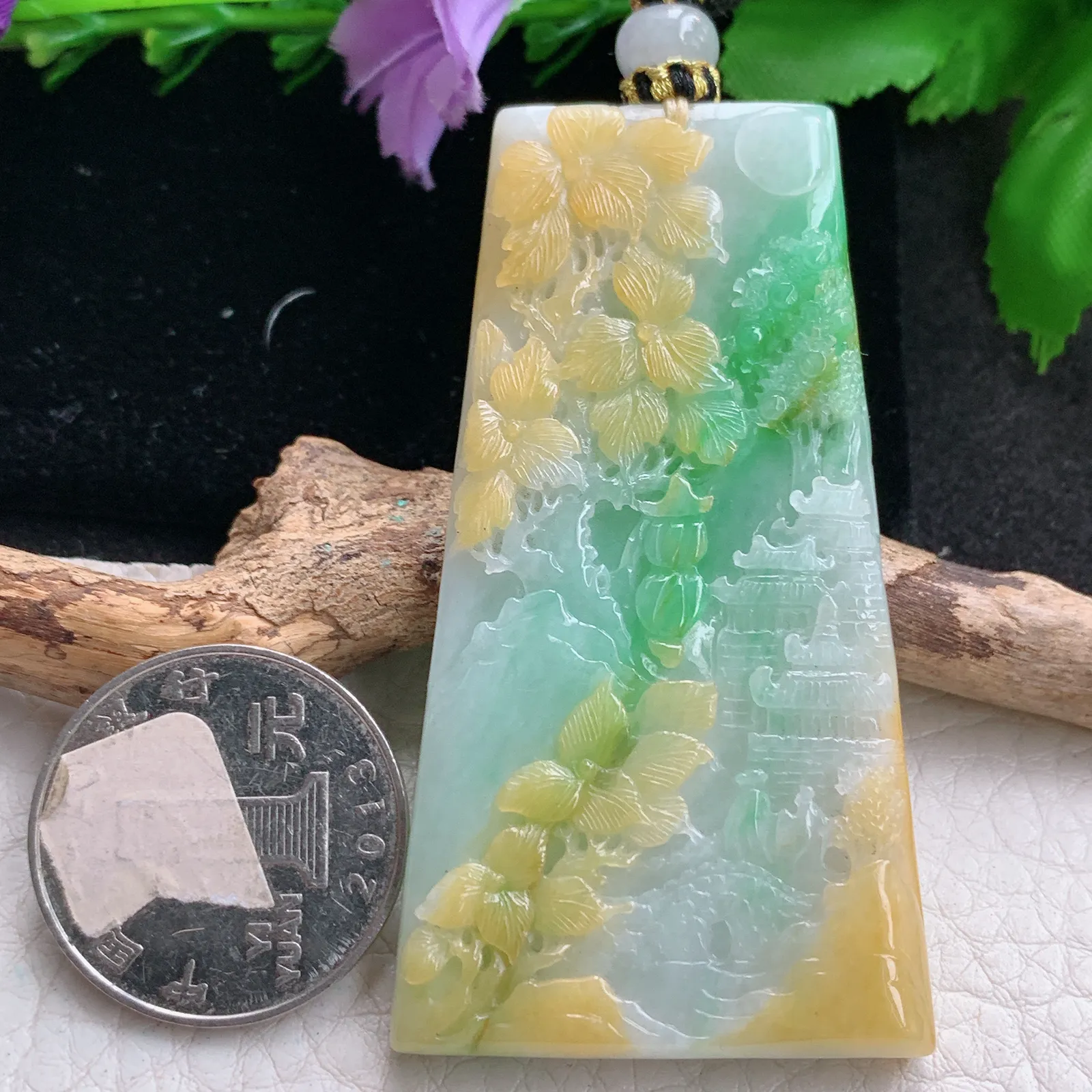 yl实拍64.3*35*6.8缅甸翡翠俏色巧雕三彩山水 大好河山玉吊坠 玉挂坠