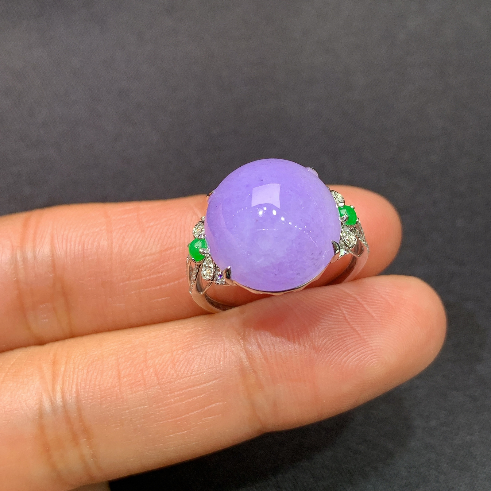 紫罗兰蛋面戒指，18k金镶嵌，温润细腻，颜色浓郁，Ax 圈口14 尺寸14.2*13*7.5