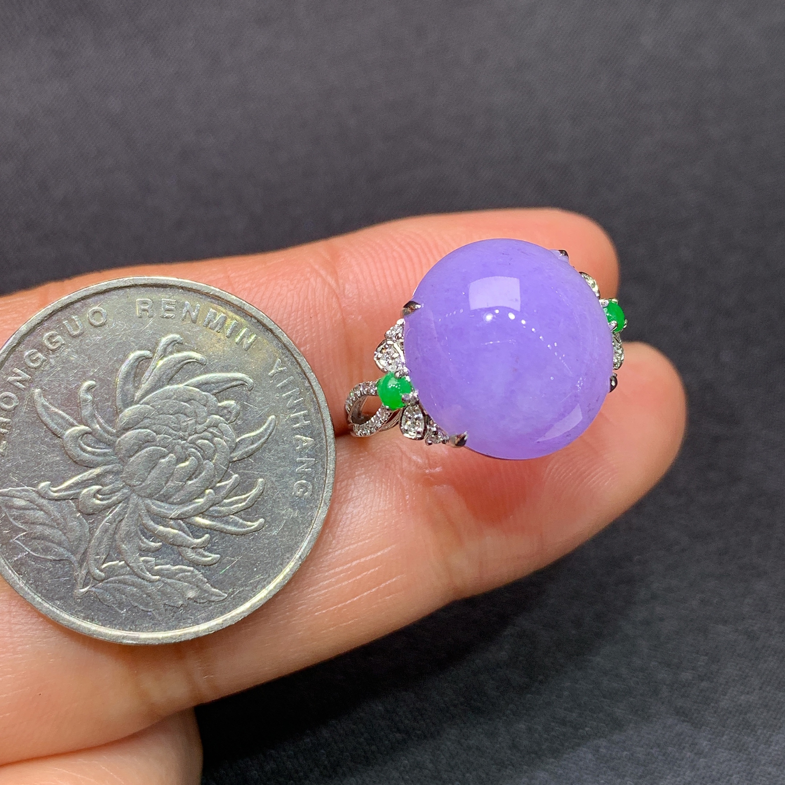 紫罗兰蛋面戒指，18k金镶嵌，温润细腻，颜色浓郁，Ax 圈口14 尺寸14.2*13*7.5