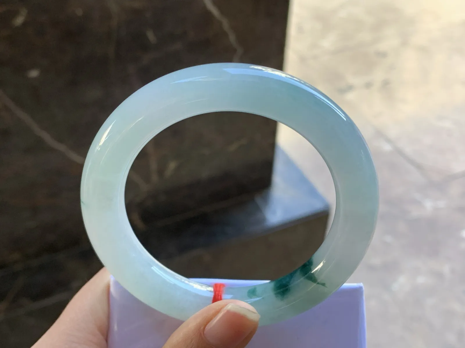 飘花圆条手镯
尺寸：57.2-11.6
水润十足～