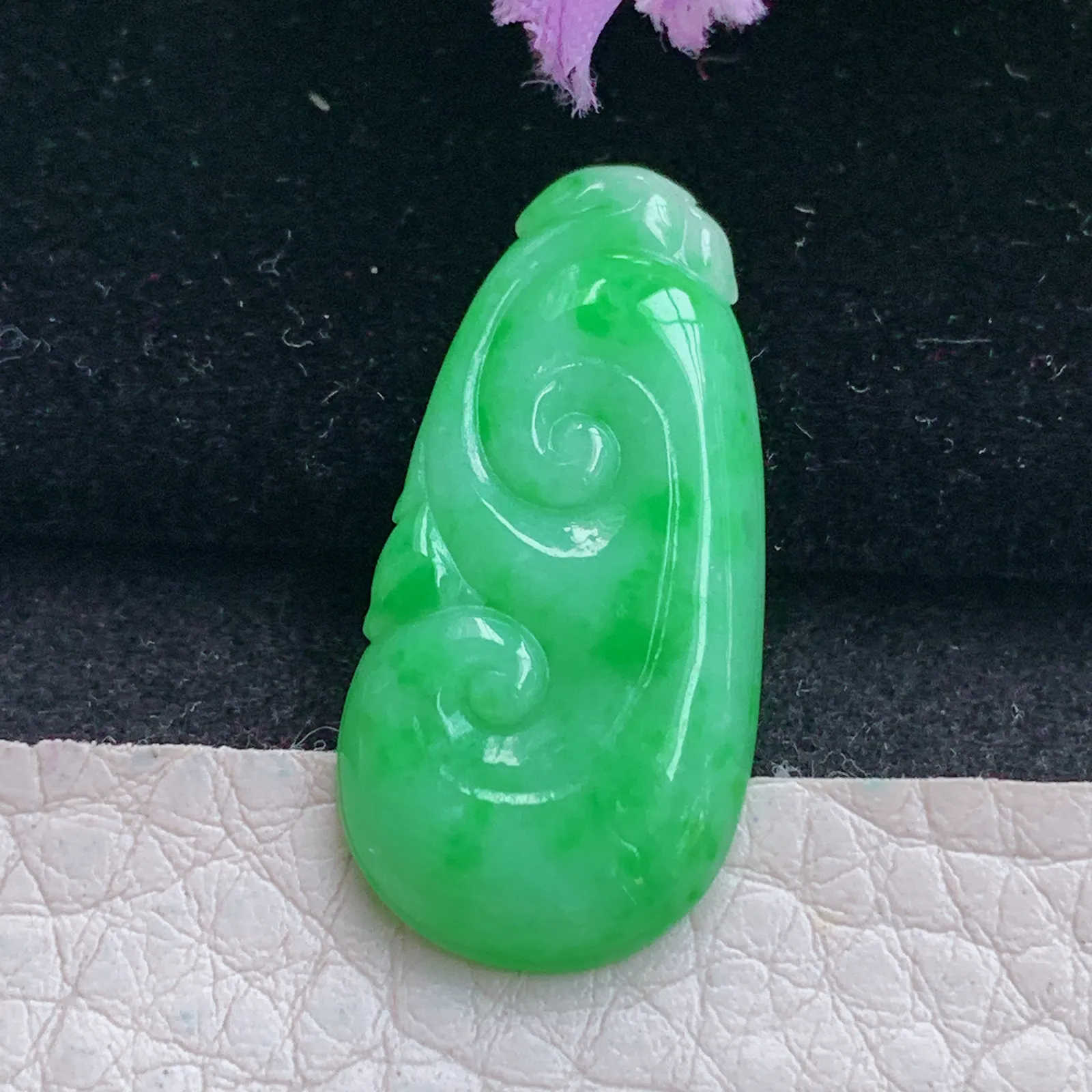 lz实拍29.5*14.3*3.8缅甸翡翠精雕飘绿如意 玉如意玉吊坠 玉挂坠