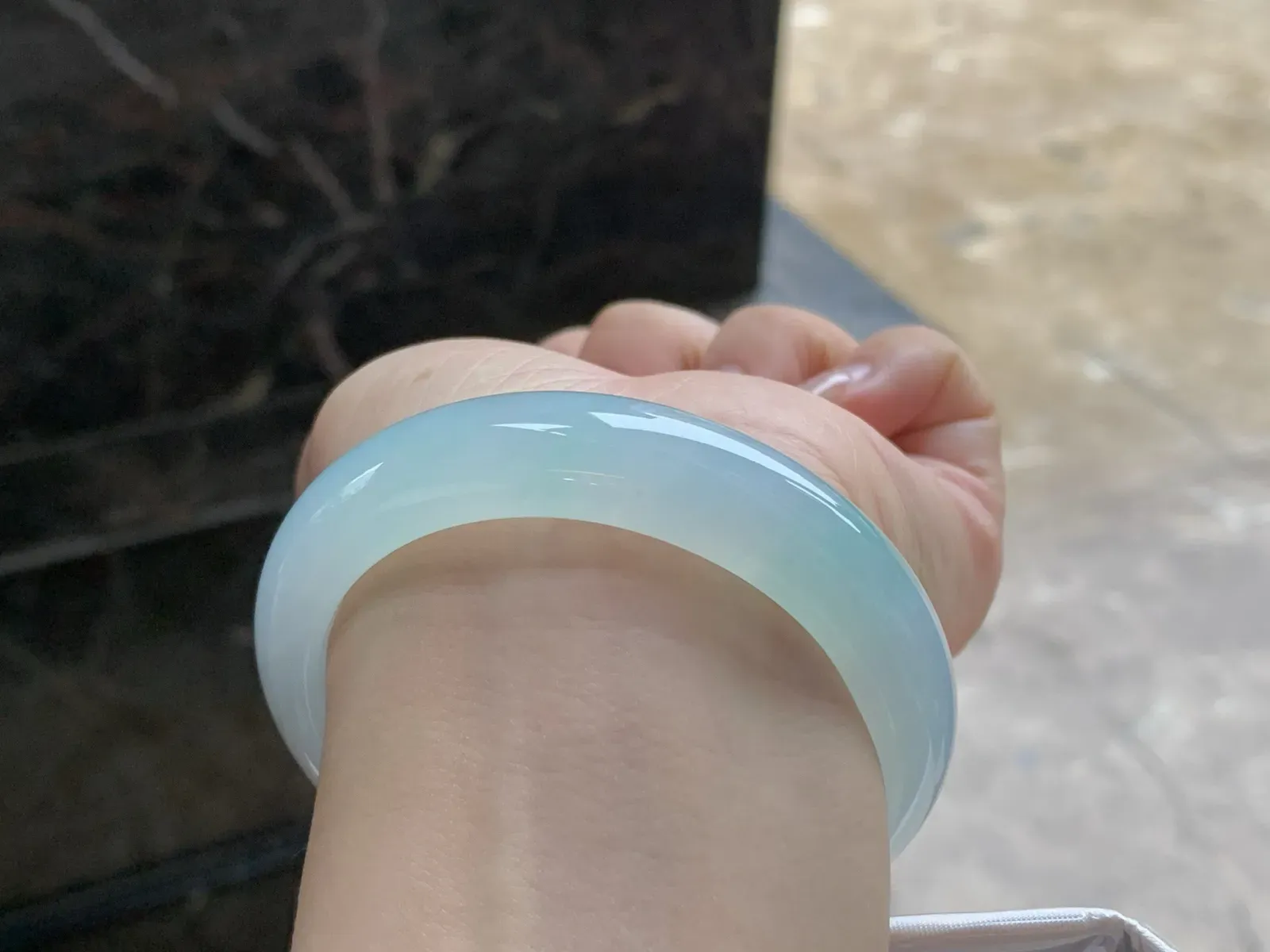 糯冰手镯
种好水润 53.8-12.9-8.4