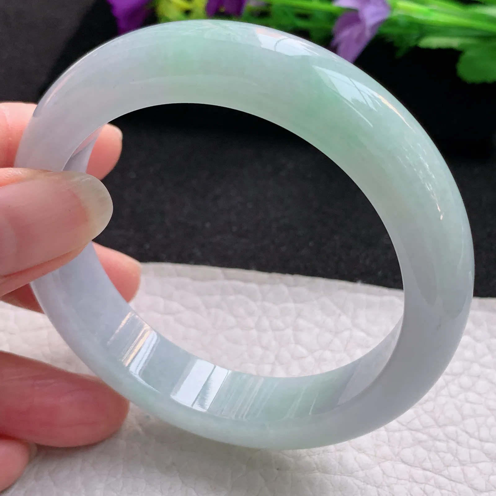 js实拍56*13.2*8.8平安镯 天然缅甸翡翠浅绿清爽宽边玉手镯 玉手环