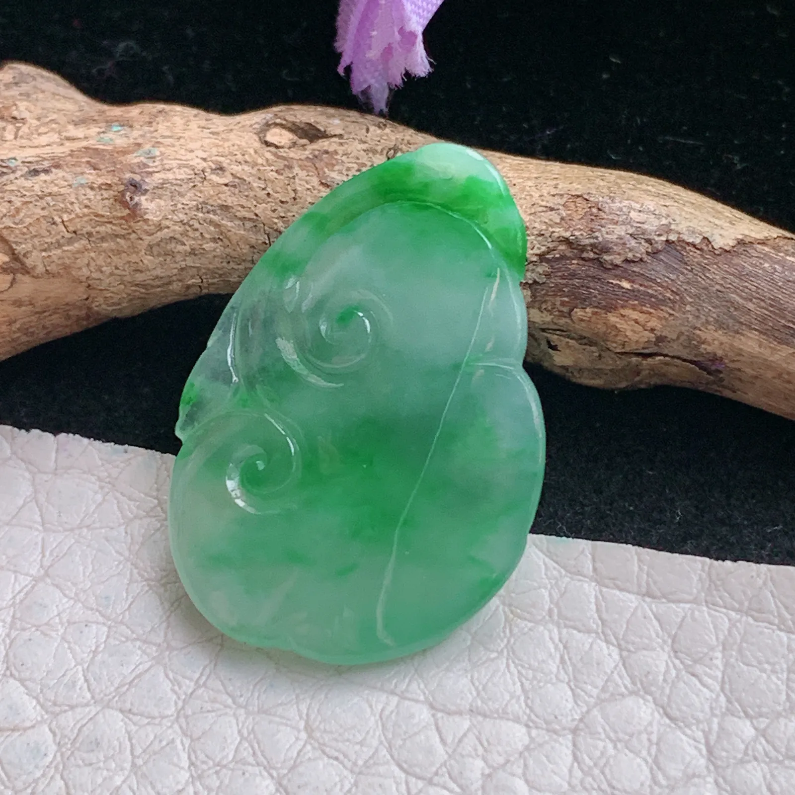 lz实拍28.5*20.3*7.2缅甸翡翠精雕冰绿祥云如意 玉如意玉吊坠 玉挂坠