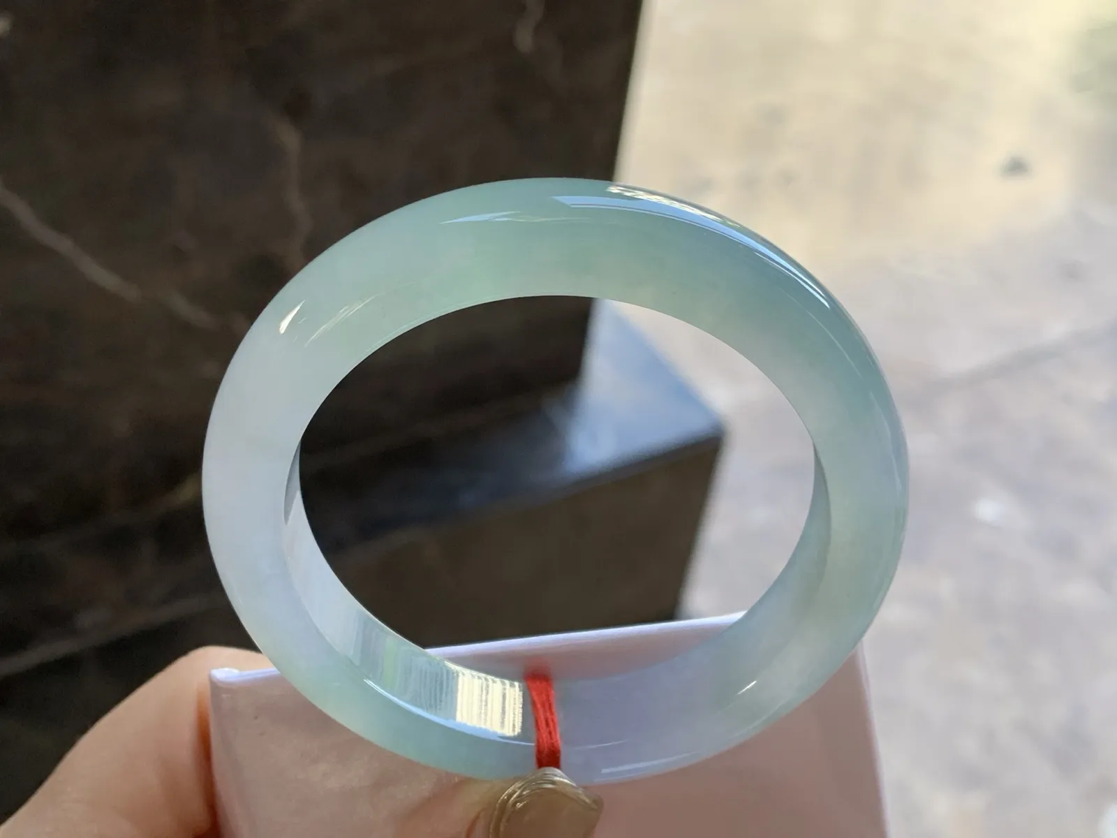 冰种晴水手镯
尺寸：55.8-12.2-9mm
种水好 小清新好