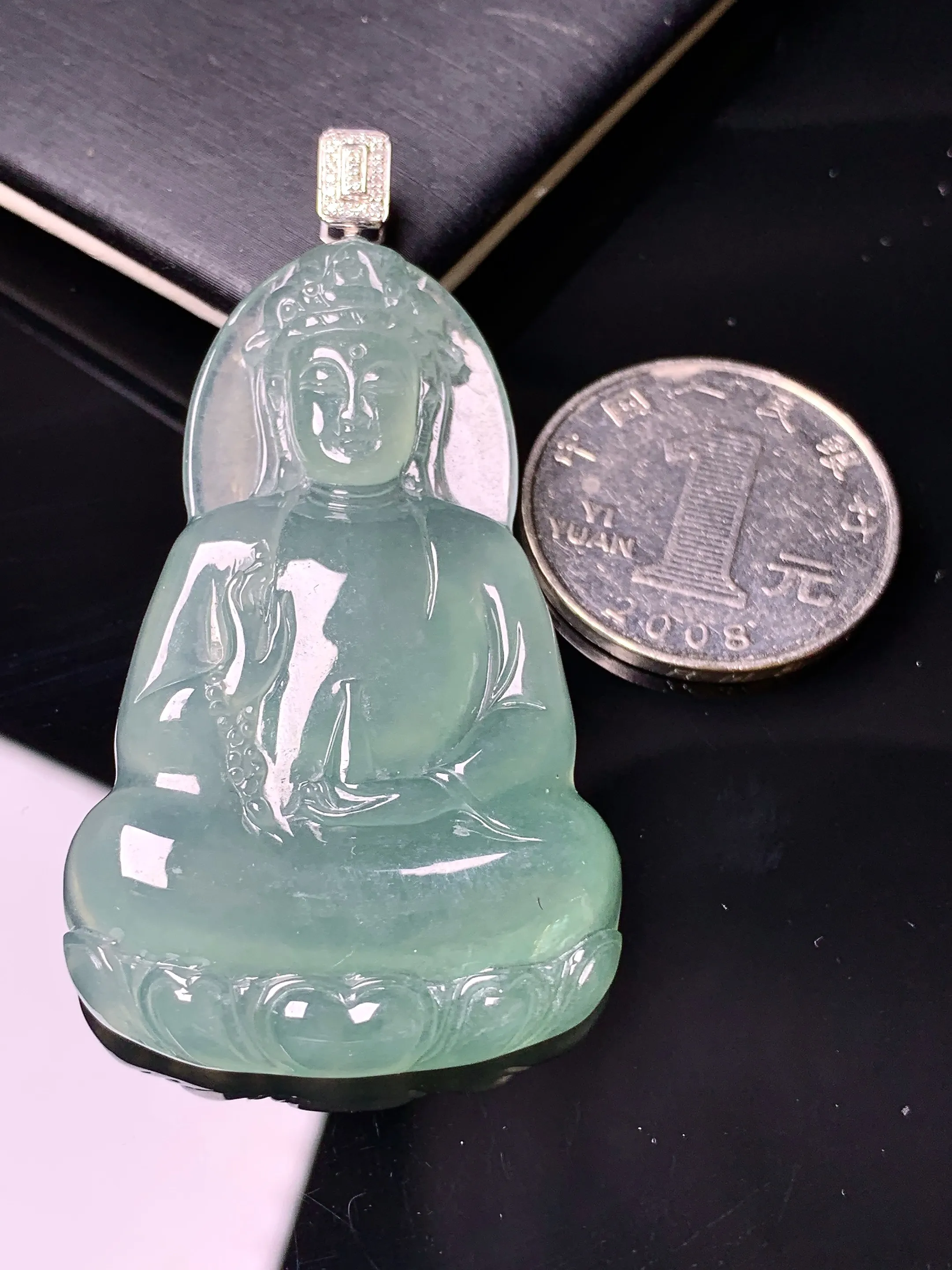 18k金钻镶嵌冰种观音吊坠 玉质细腻 色泽清新艳丽 整体尺寸58.5*31.8*6.2