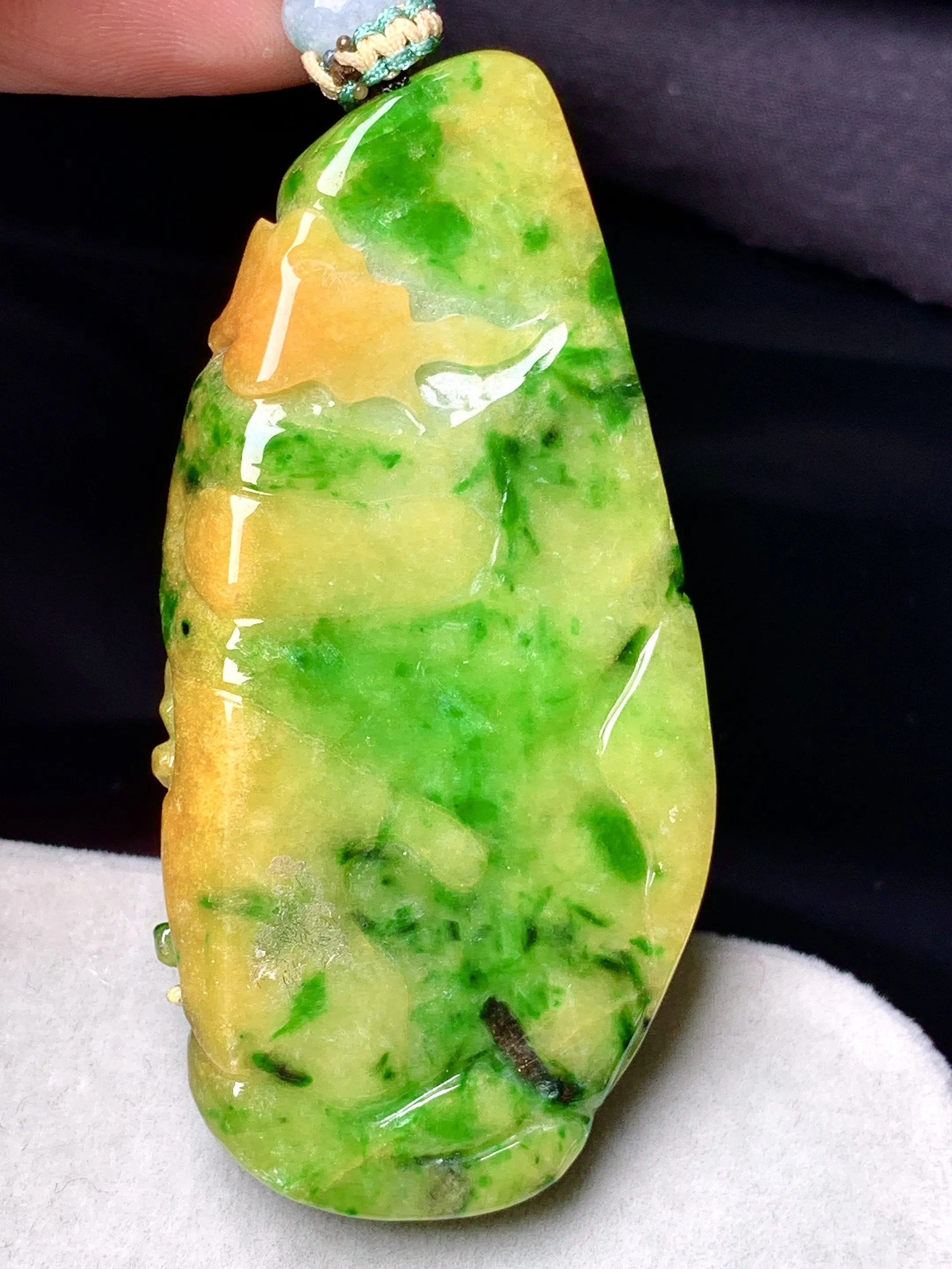 黄绿翡悟道山水牌吊坠 玉质细腻 色泽清新艳丽 整体尺寸59.3*28.5*6.6