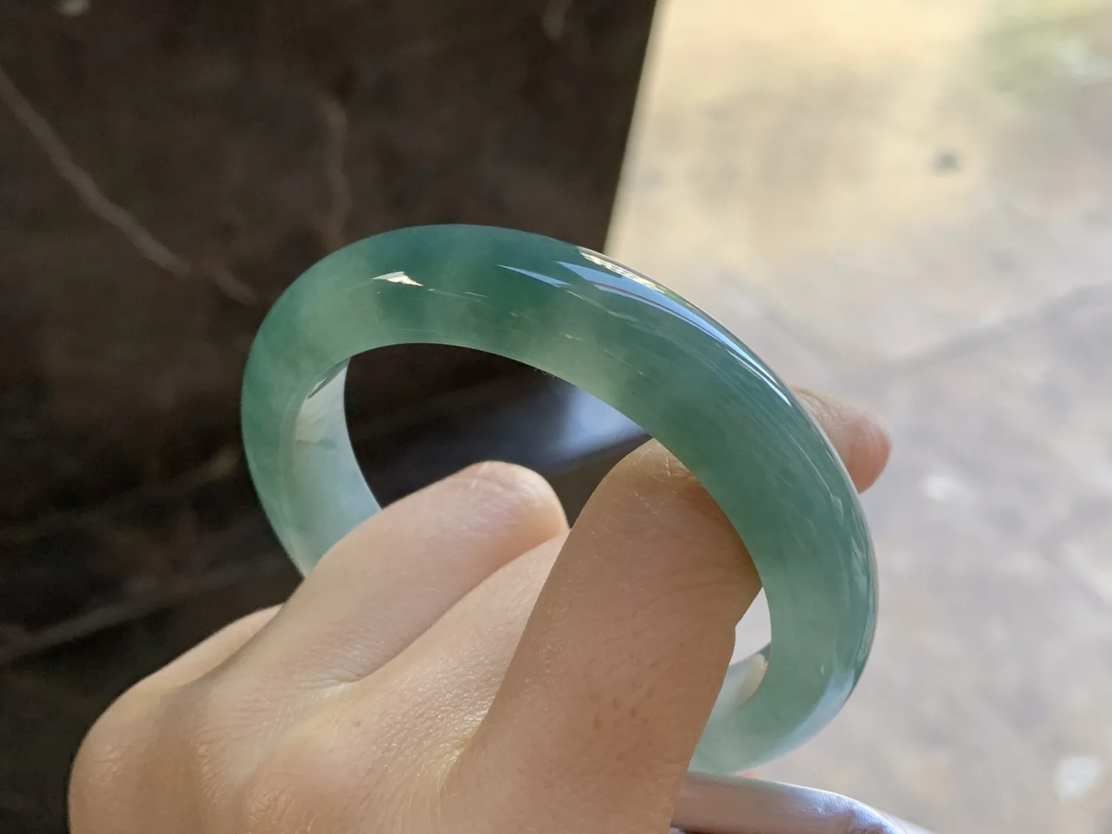 带底色手镯
尺寸：52.7-11.8-8.5mm
种好 底色浓郁