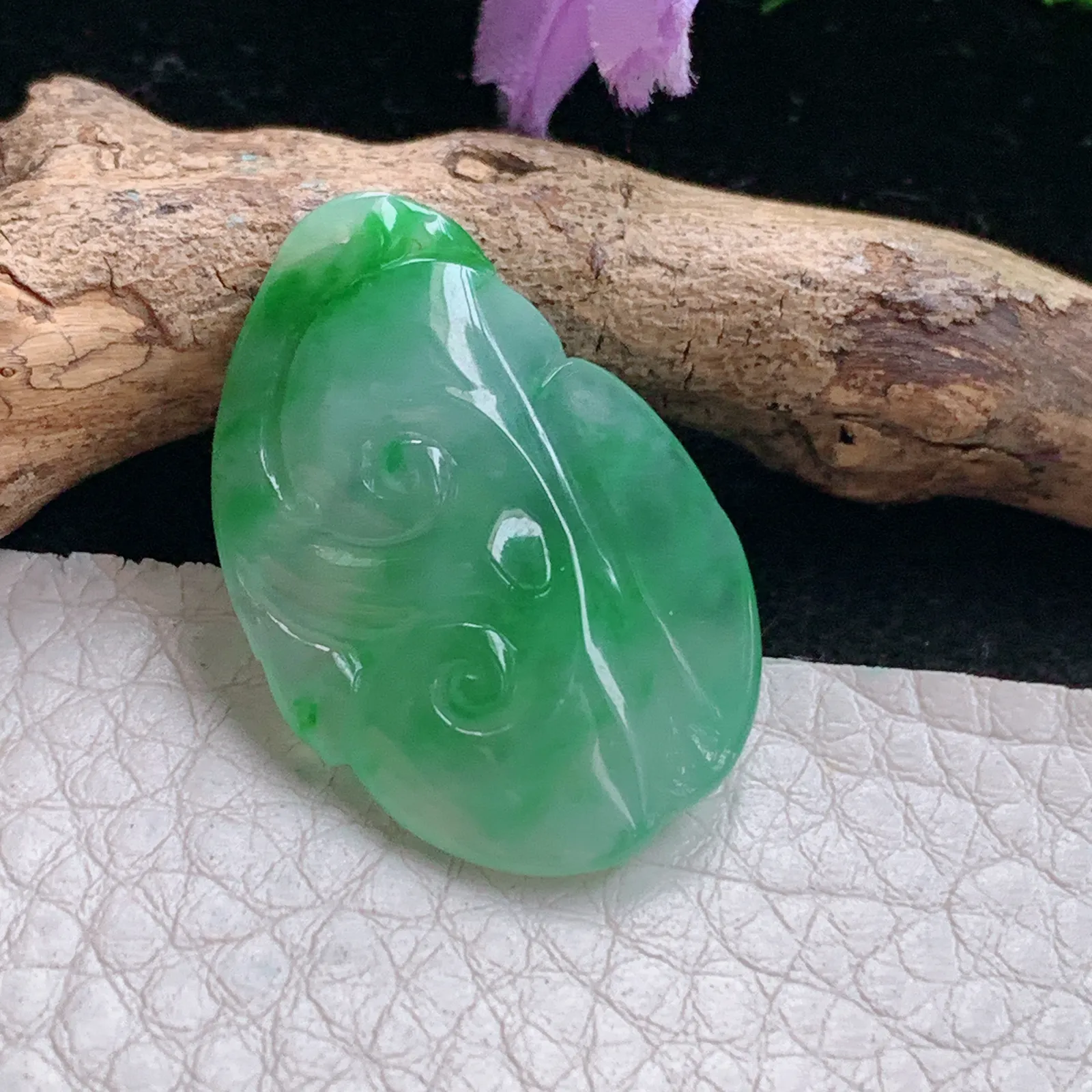 lz实拍28.5*20.3*7.2缅甸翡翠精雕冰绿祥云如意 玉如意玉吊坠 玉挂坠