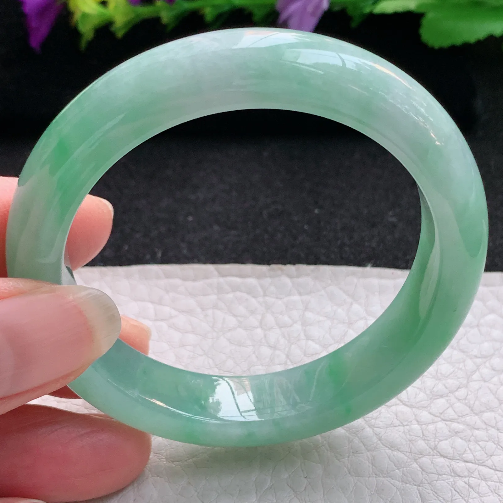 nr小圈口51*12.2*8平安镯 天然缅甸翡翠飘绿宽边玉手镯 玉手环