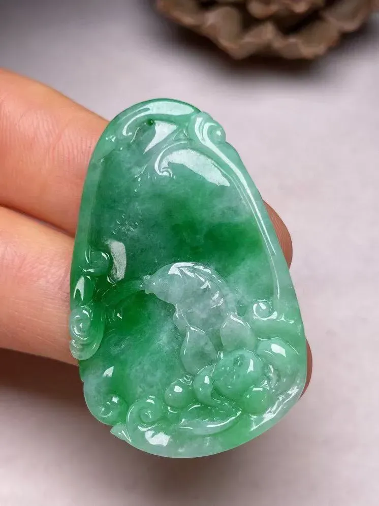 冰糯种辣色【连年有余】吊坠，种水好，玉质细腻 ，卖相好.