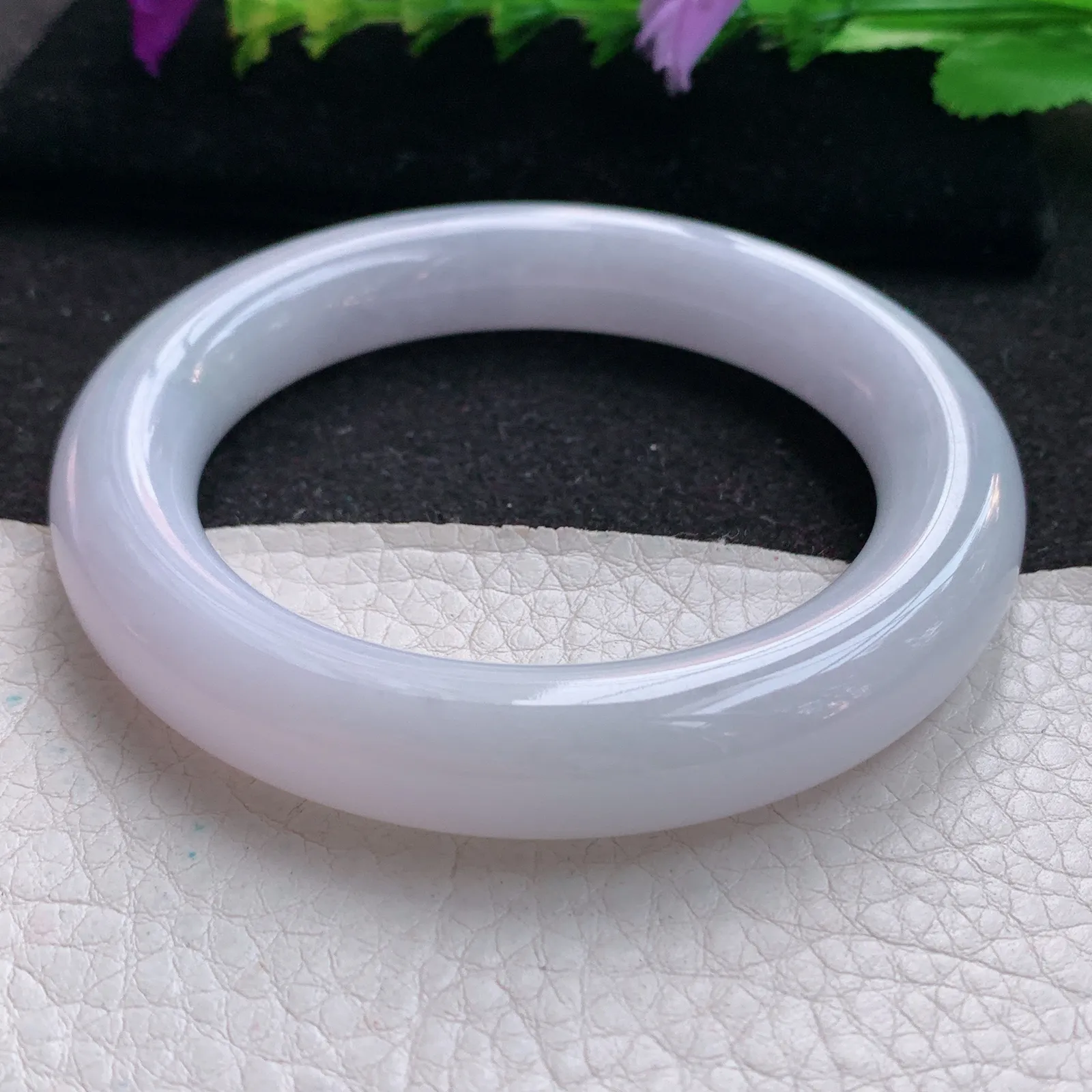 js实拍56*12*11.3胖圆镯 天然缅甸翡翠淡紫圆条玉手镯 玉手环