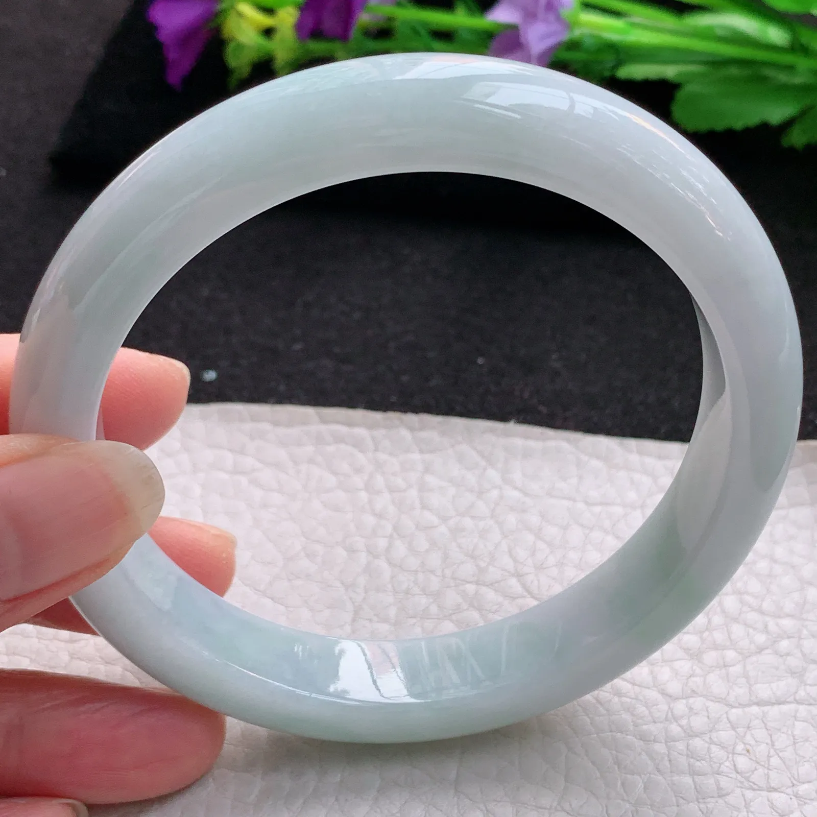 js大圈口66*12.8*8.8平安镯 天然缅甸翡翠浅绿大气宽边玉手镯 玉手环