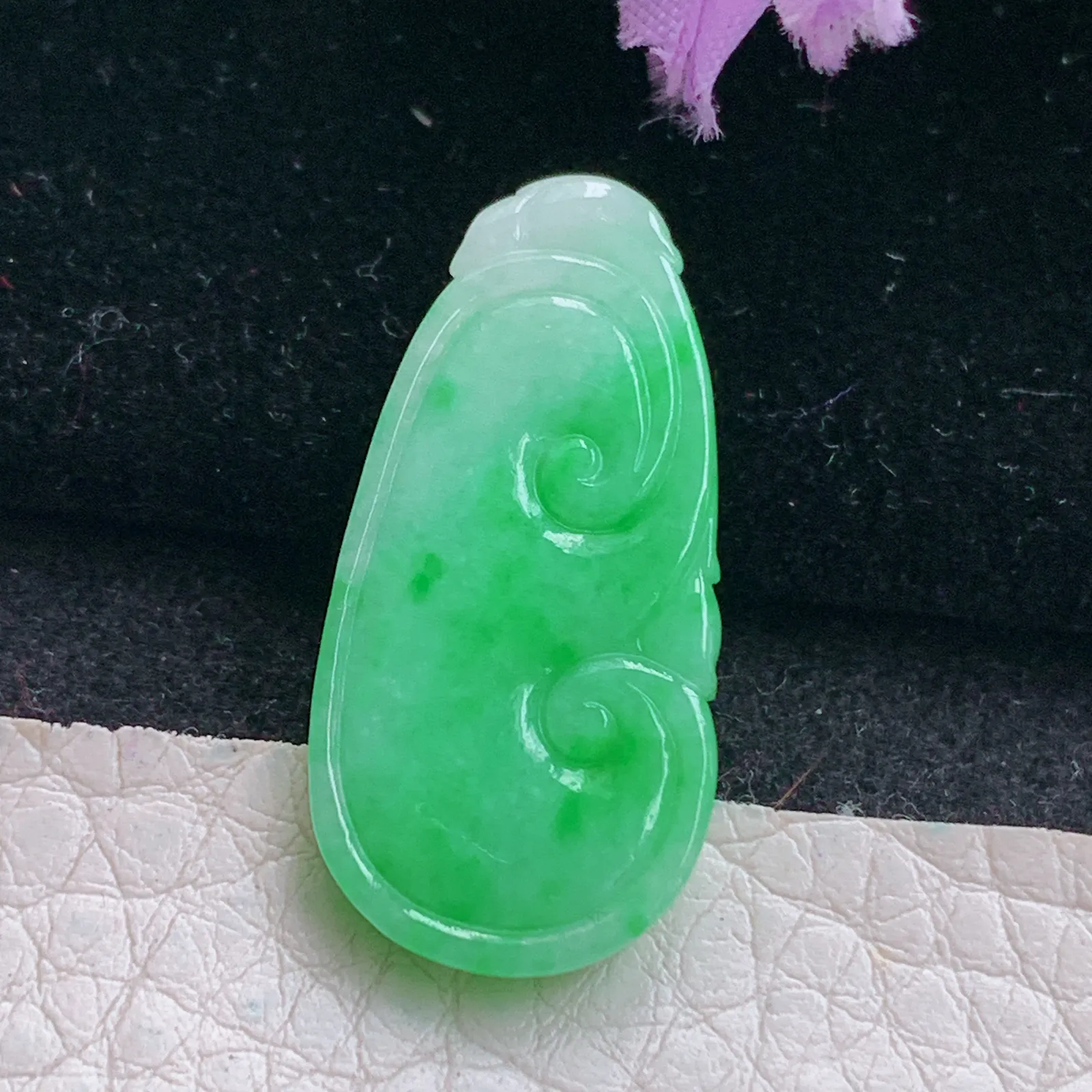 lz实拍29.5*14.3*3.8缅甸翡翠精雕飘绿如意 玉如意玉吊坠 玉挂坠