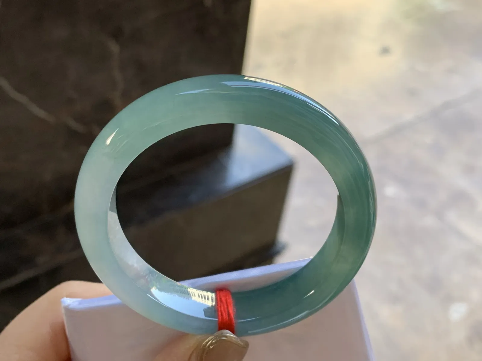 带底色手镯
尺寸：52.7-11.8-8.5mm
种好 底色浓郁