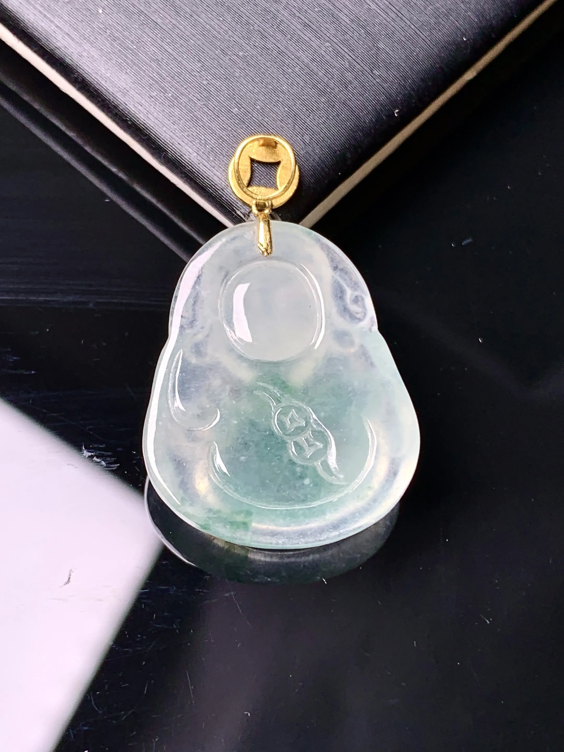 18k金镶嵌冰种财神吊坠 玉质细腻 色泽清新艳丽 整体尺寸28.8*18.2*5.2