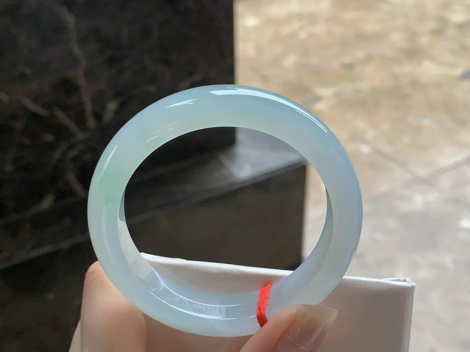 糯冰手镯
种好水润 53.8-12.9-8.4