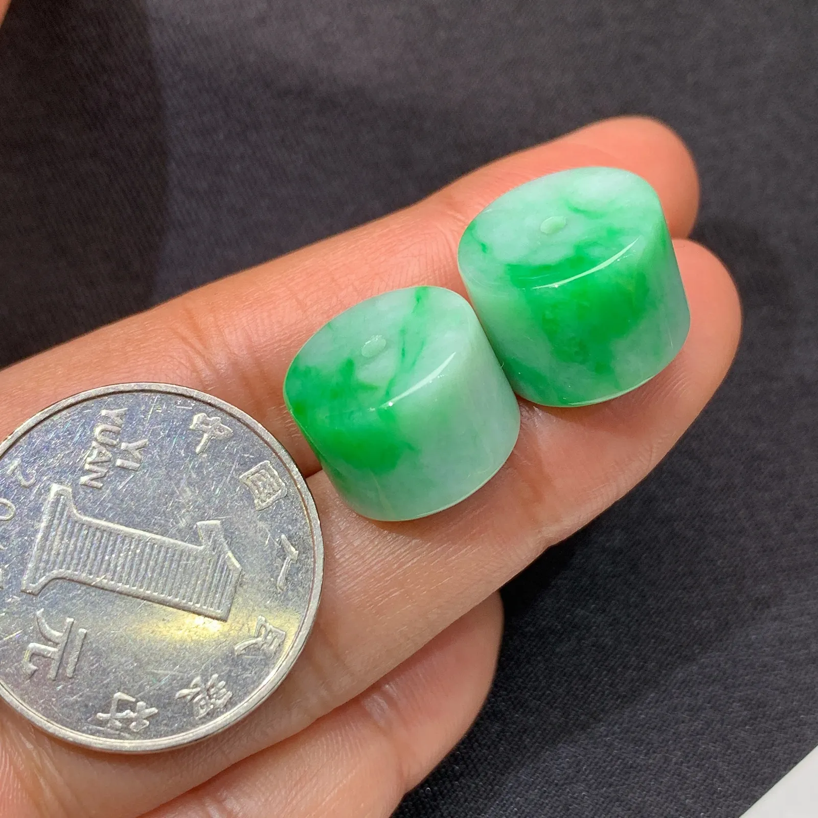 飘绿路路通一对，镶嵌佳品，冰润色阳，种水足，Fuy 尺寸10.4*14.2