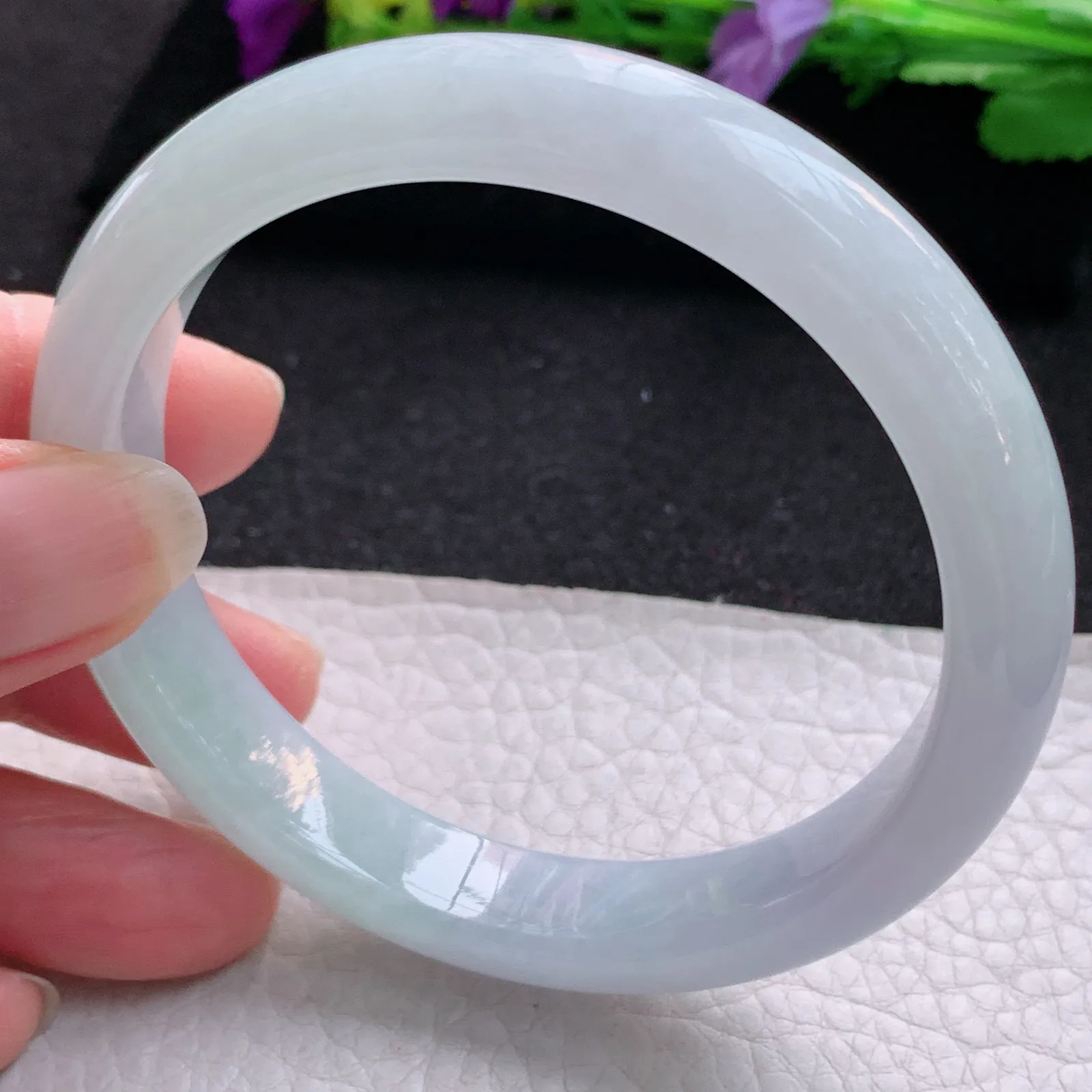 js大圈口60*12*8平安镯 天然缅甸翡翠淡春带彩宽边玉手镯 玉手环