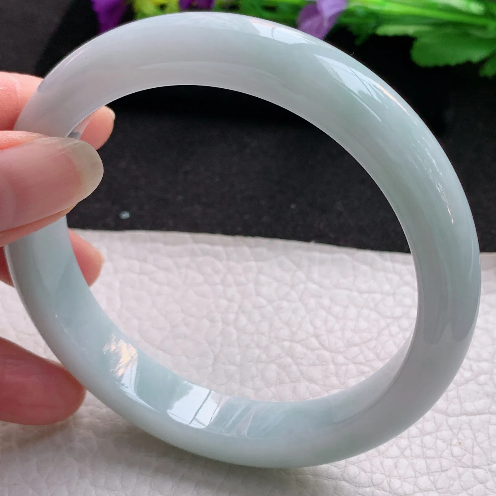 js大圈口66*12.8*8.8平安镯 天然缅甸翡翠浅绿大气宽边玉手镯 玉手环