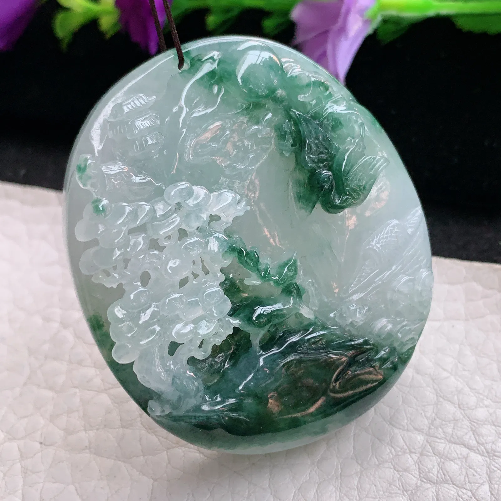 lz实拍52*46*12.3缅甸翡翠精雕冰飘花山水牌 大好河山玉吊坠 玉挂坠