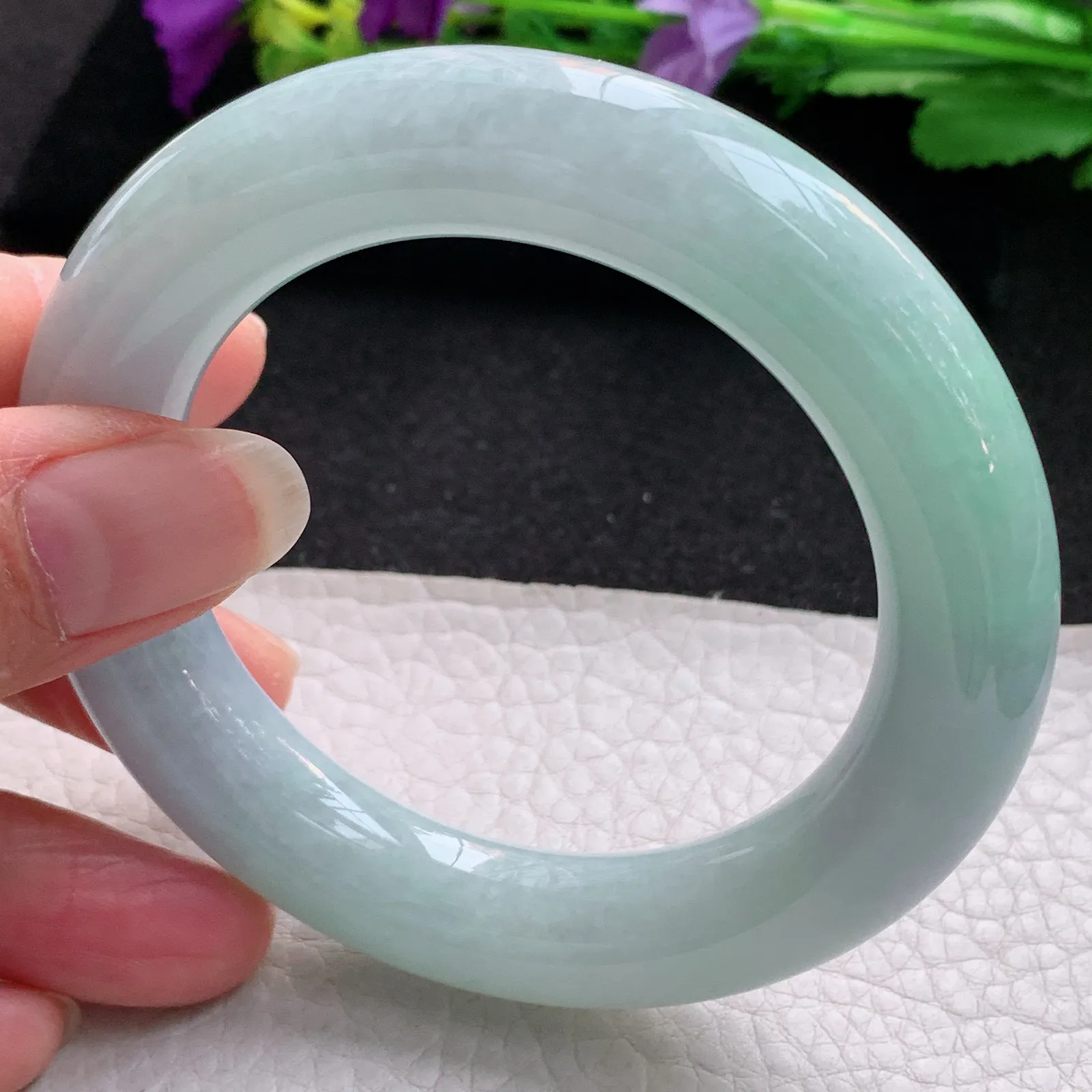 z实拍53*12.5*7胖圆镯 天然缅甸翡翠淡春带彩圆条玉手镯 玉手环