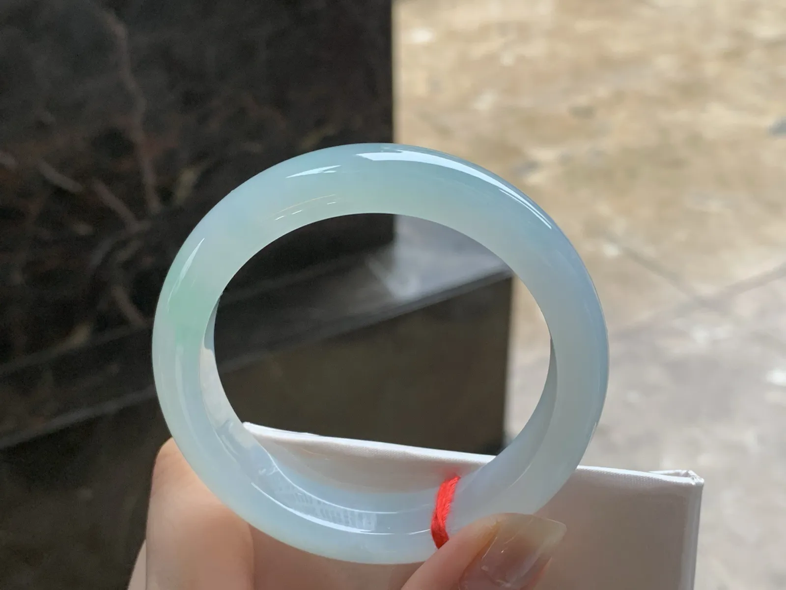 糯冰手镯
种好水润 53.8-12.9-8.4