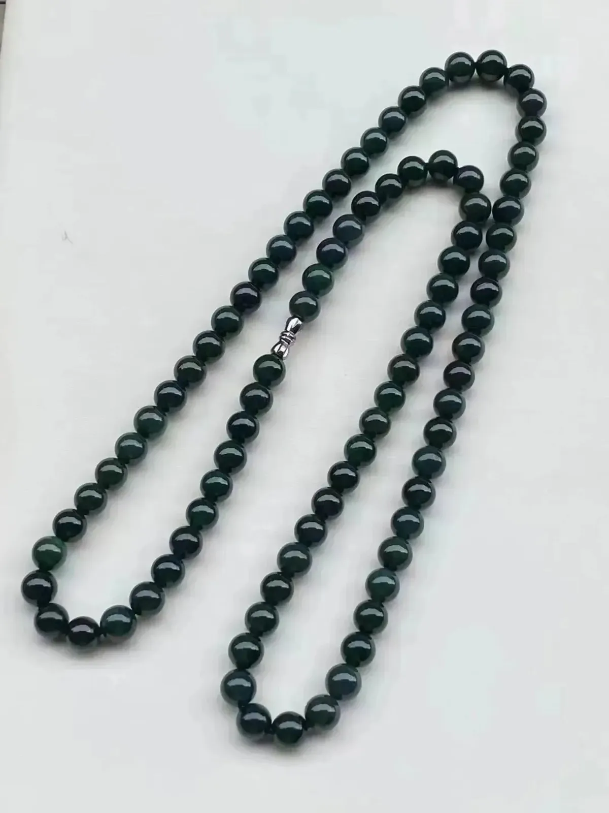 墨翠【88颗珠链】细腻干净、黑度好，性价比高，雕工精湛，打灯透绿.