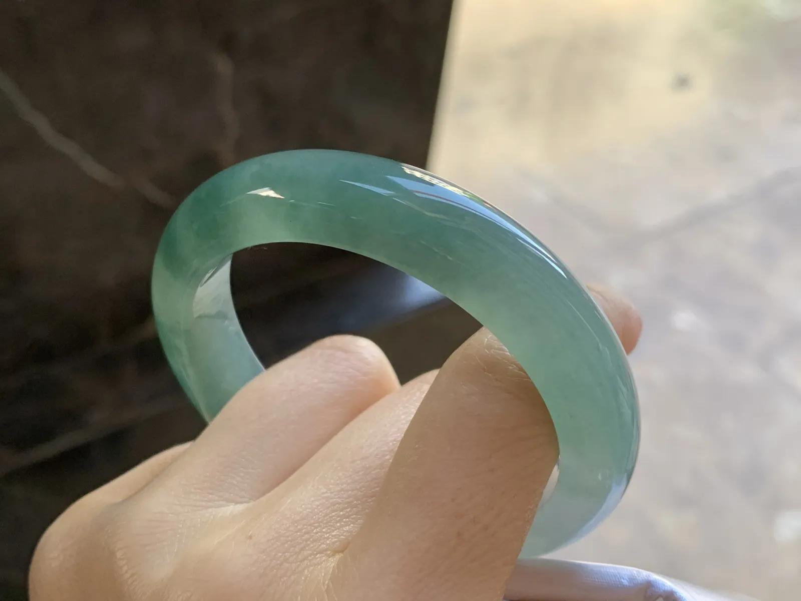 带底色手镯
尺寸：52.7-11.8-8.5mm
种好 底色浓郁