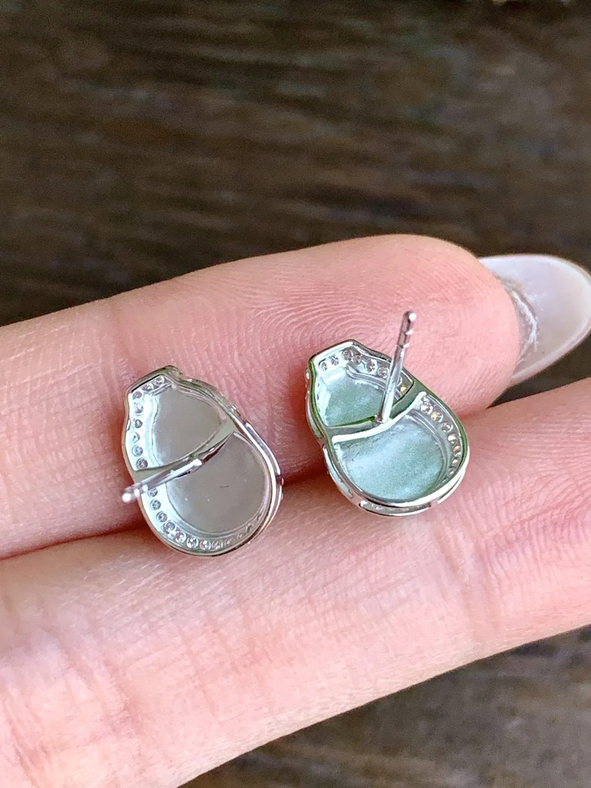 冰阳绿葫芦耳钉
尺寸 12-8.7-4.8