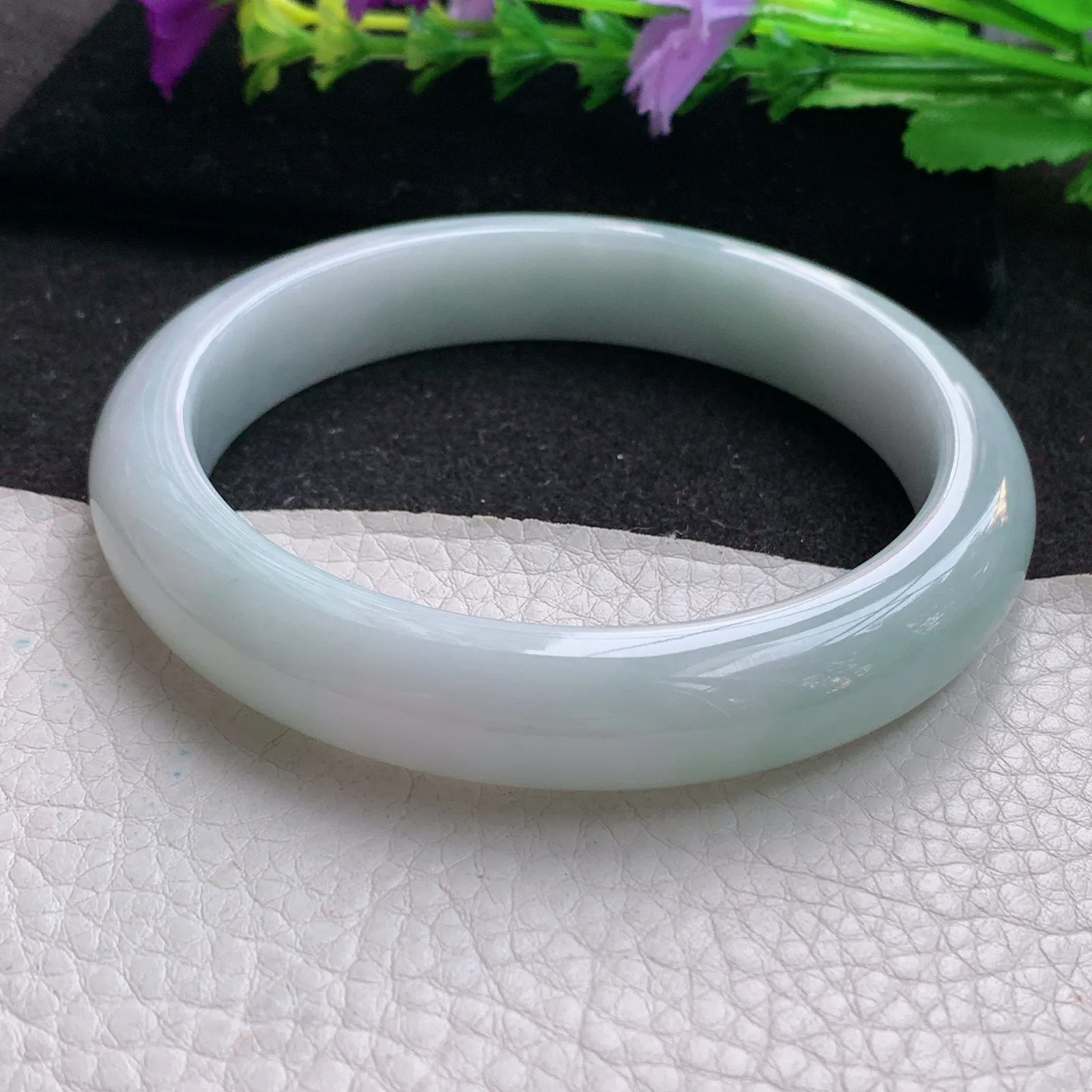 js大圈口66*12.8*8.8平安镯 天然缅甸翡翠浅绿大气宽边玉手镯 玉手环