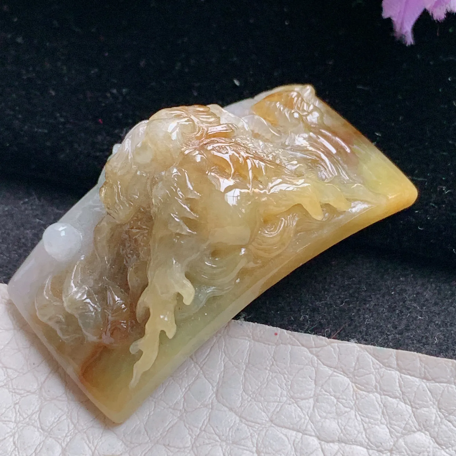 lz实拍43.9*22.7*14.6缅甸翡翠俏色霸气龙头手牌 生意兴隆手牌 玉坠