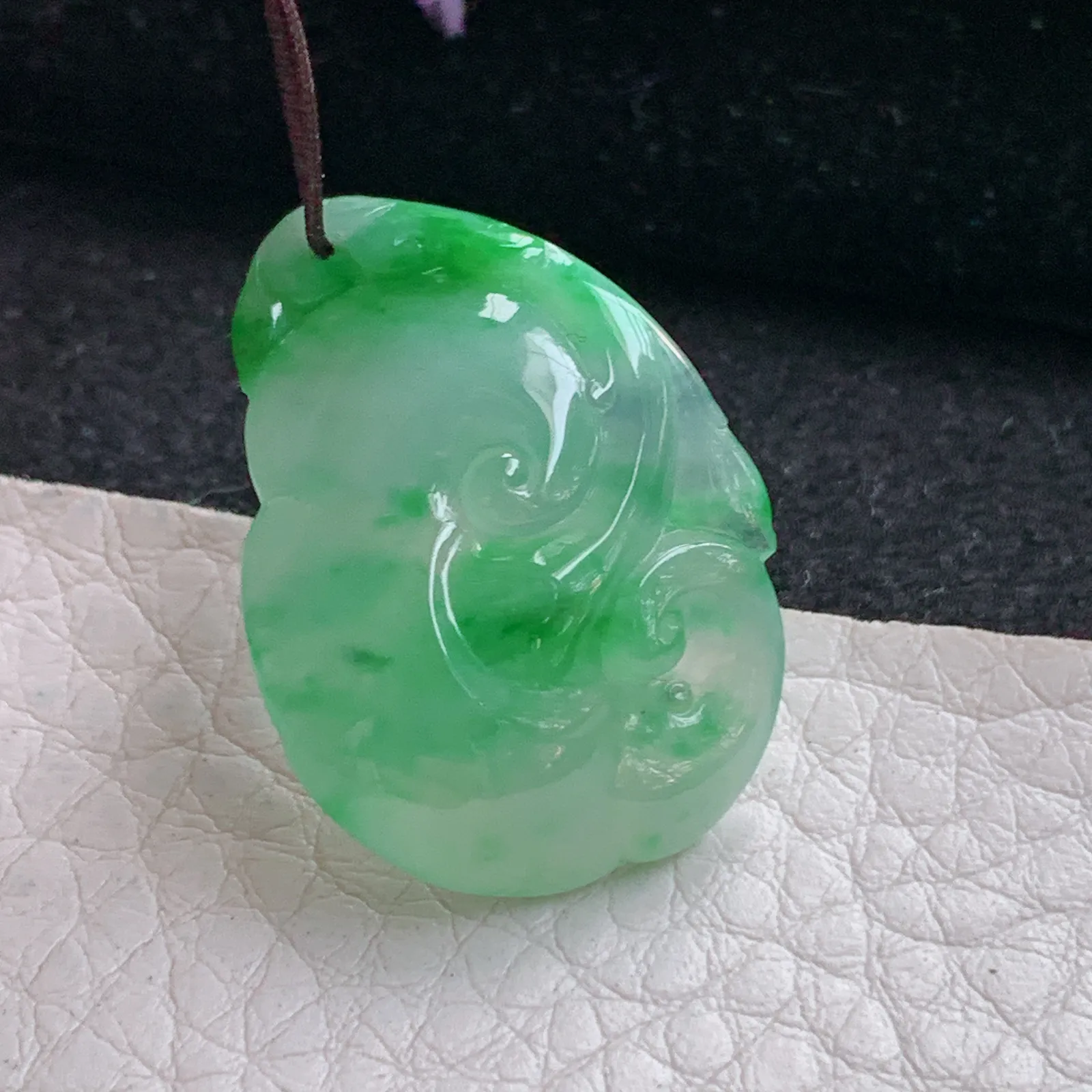 lz实拍28.5*20.3*7.2缅甸翡翠精雕冰绿祥云如意 玉如意玉吊坠 玉挂坠