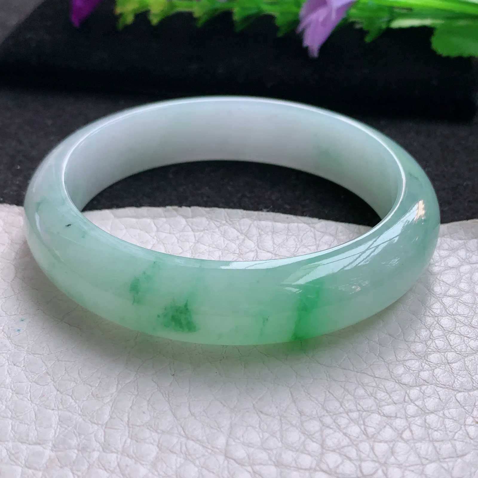 xh实拍57*13.8*8平安镯 天然缅甸翡翠飘阳绿宽边玉手镯 玉手环