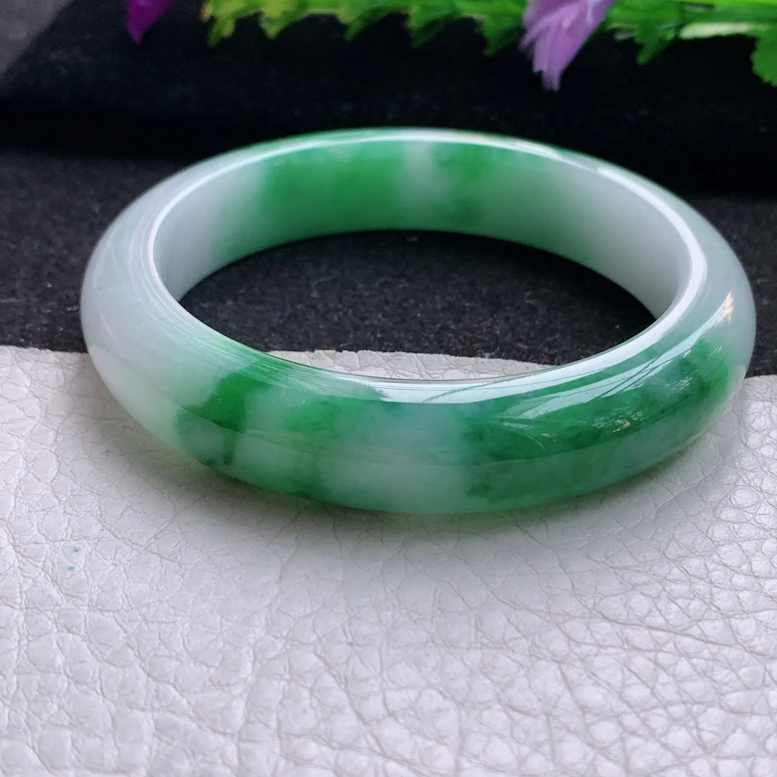 xh实拍54*12.3*8.5平安镯 天然缅甸翡翠飘绿花宽边玉手镯 玉手环