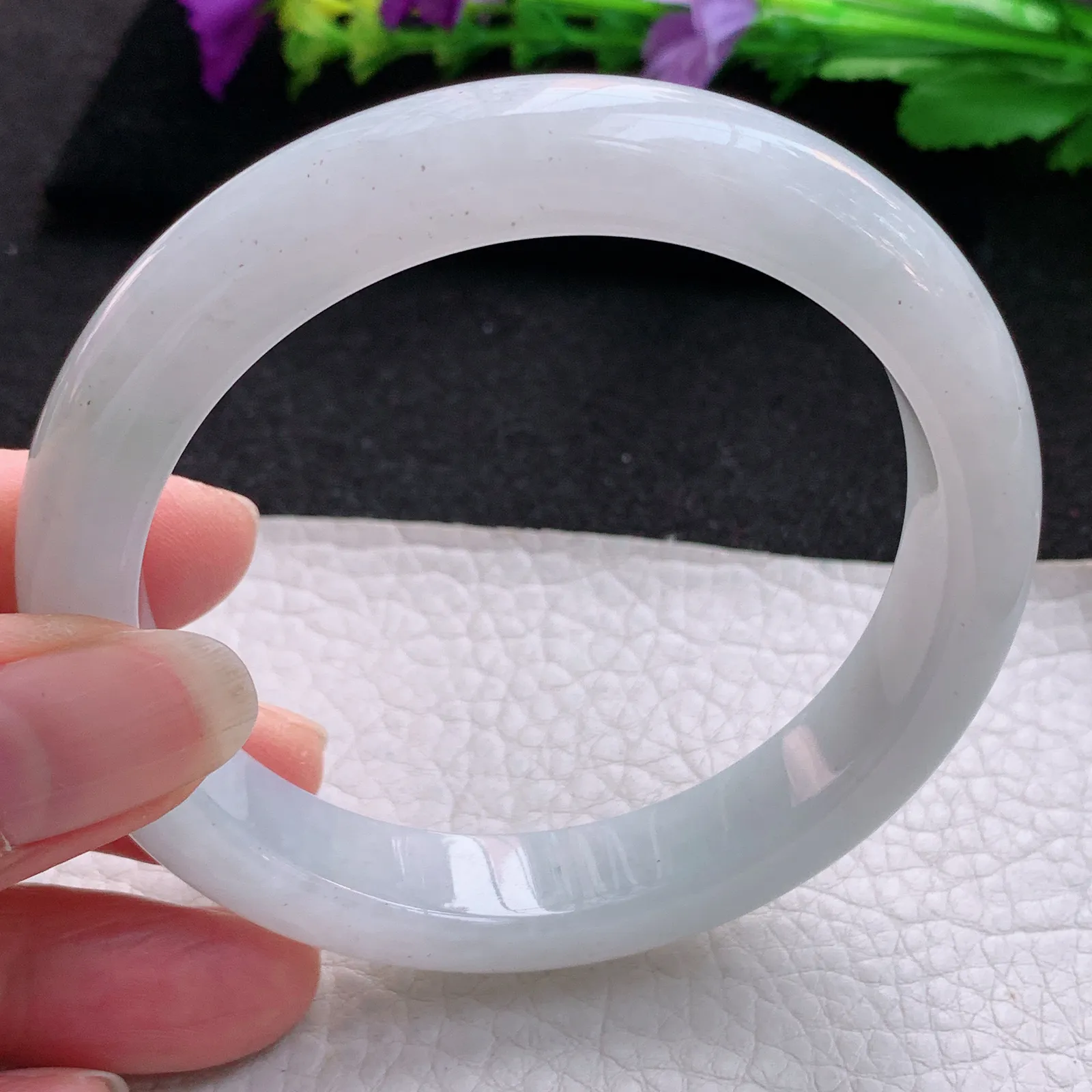 js大圈口60*12.5*8.5平安镯 天然缅甸翡翠白月光宽边玉手镯 玉手环