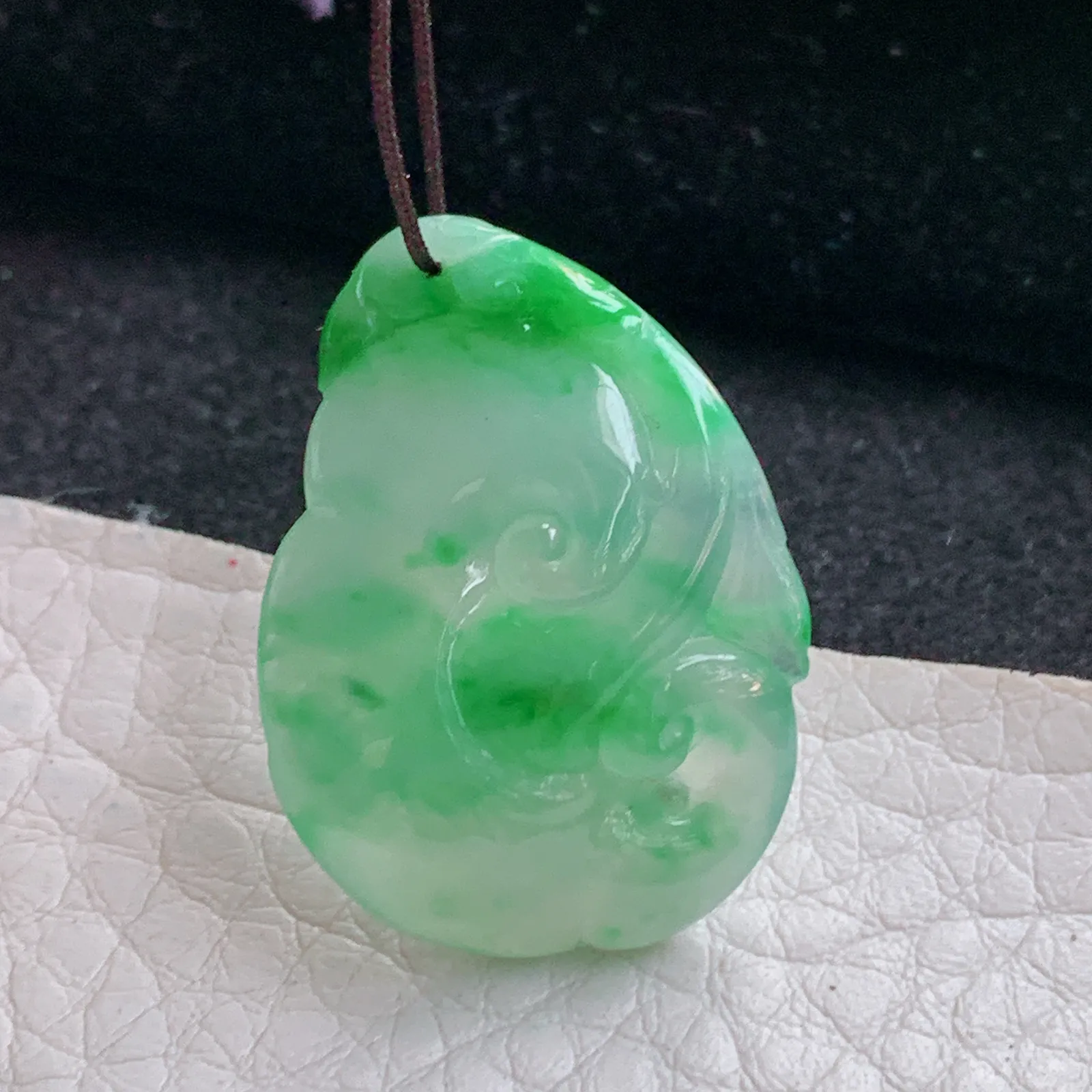 lz实拍28.5*20.3*7.2缅甸翡翠精雕冰绿祥云如意 玉如意玉吊坠 玉挂坠