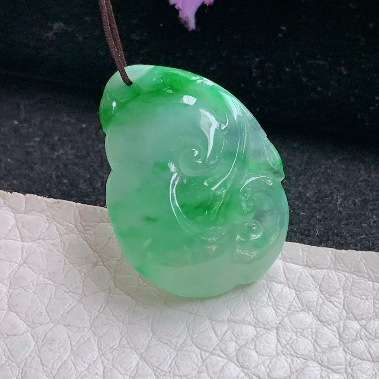 lz实拍28.5*20.3*7.2缅甸翡翠精雕冰绿祥云如意 玉如意玉吊坠 玉挂坠