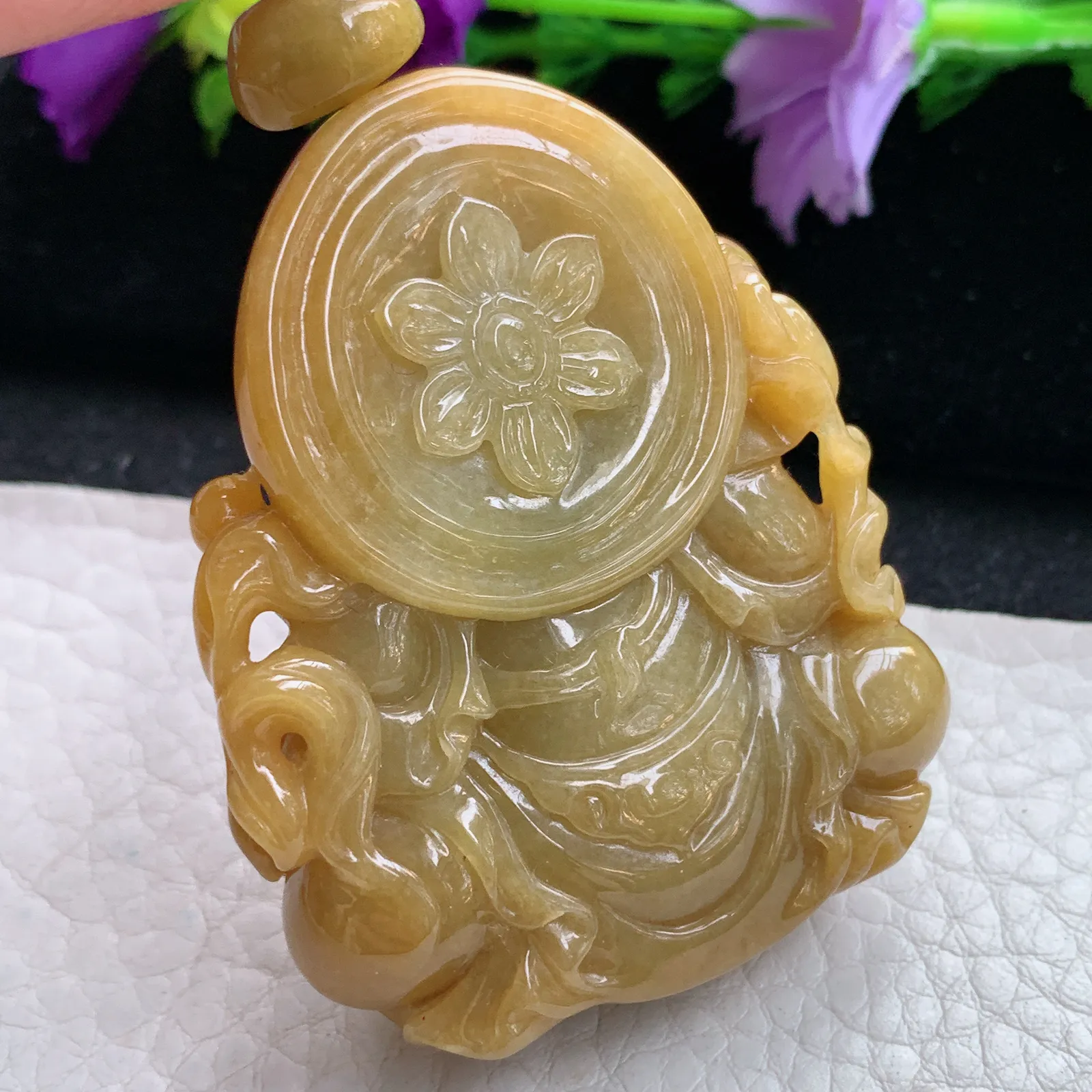lz实拍53.3*42*18.5缅甸翡翠精雕黄翡黄财神 财神爷玉吊坠 玉挂坠