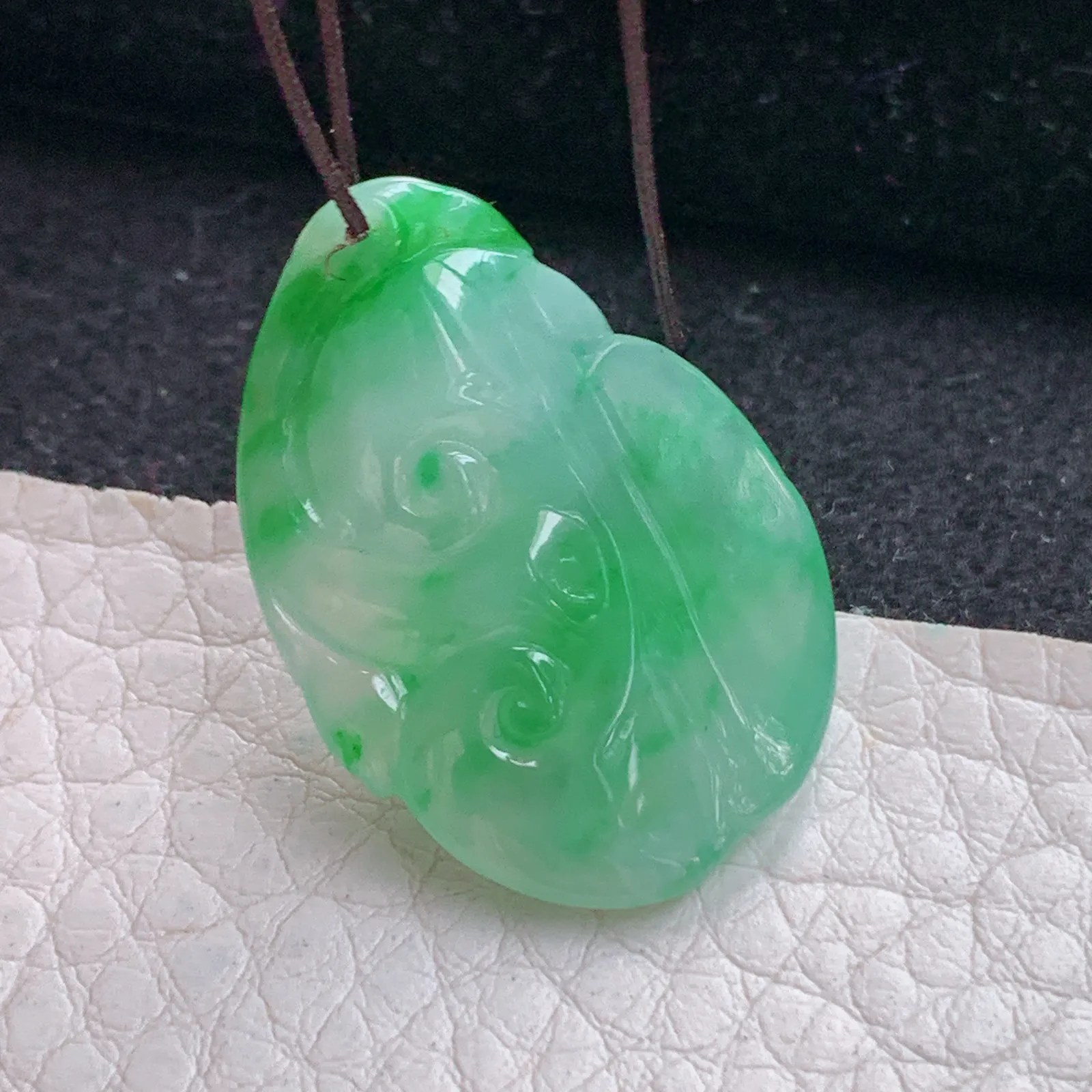 lz实拍28.5*20.3*7.2缅甸翡翠精雕冰绿祥云如意 玉如意玉吊坠 玉挂坠