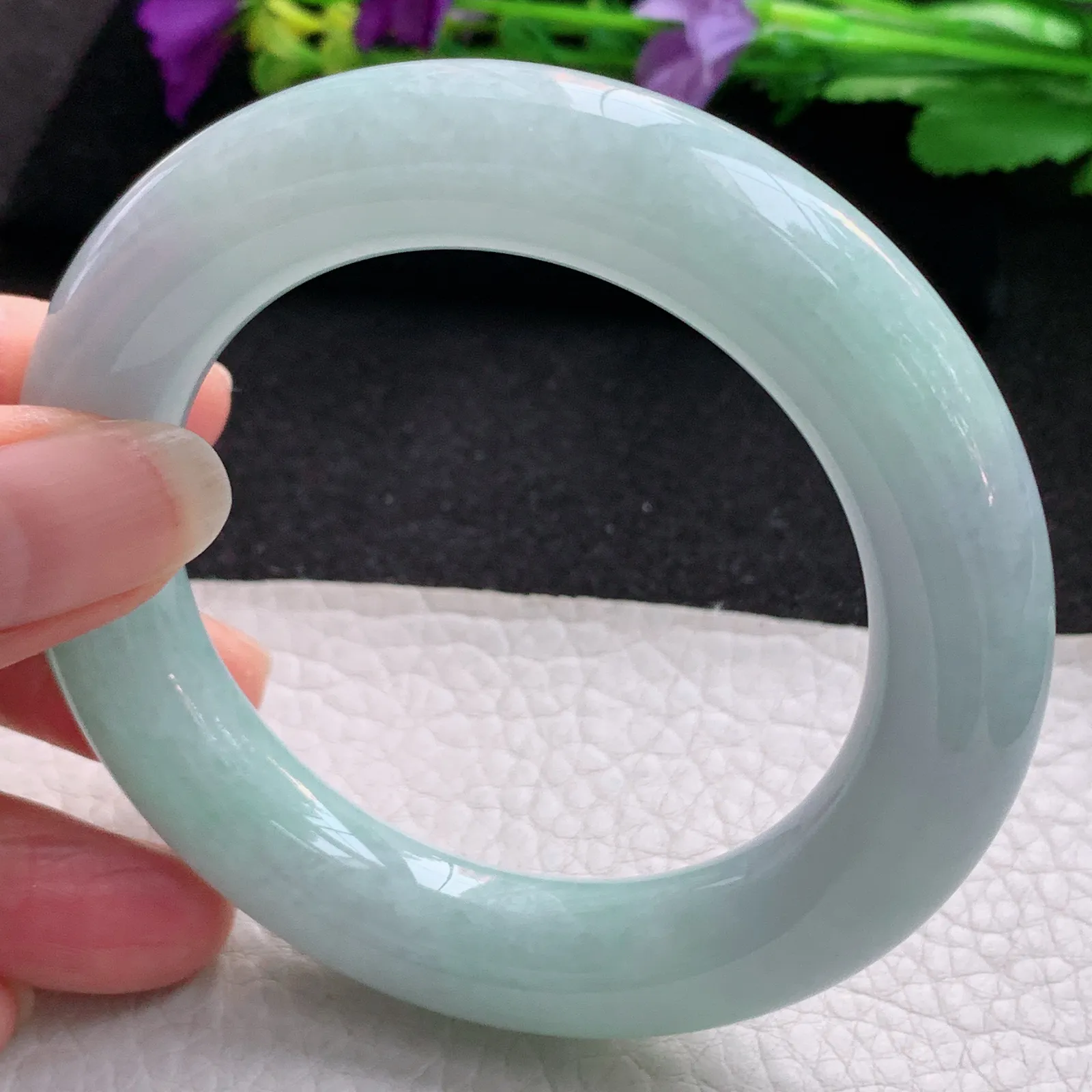 z实拍53*12.5*7胖圆镯 天然缅甸翡翠淡春带彩圆条玉手镯 玉手环