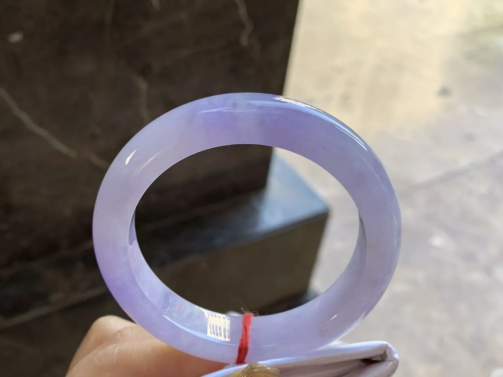 紫罗兰手镯
尺寸：55.5-13.4-9.2mm
水润十足 晶体略粗 颜色浓郁漂亮