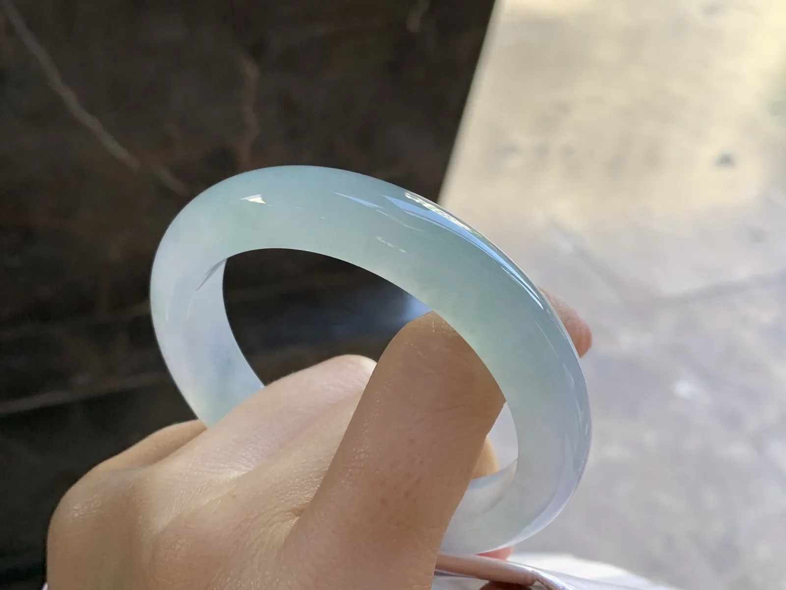 冰晴水手镯
尺寸：55.8-12.1-9.1mm
种老肉细 实物漂亮