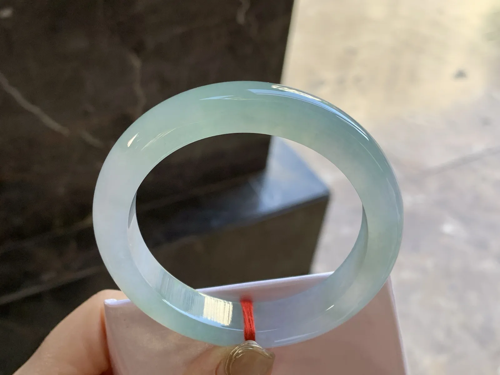 冰种晴水手镯
尺寸：55.8-12.2-9mm
种水好 小清新好