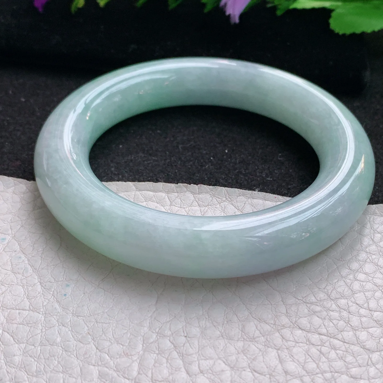 z实拍53*12.5*7胖圆镯 天然缅甸翡翠淡春带彩圆条玉手镯 玉手环