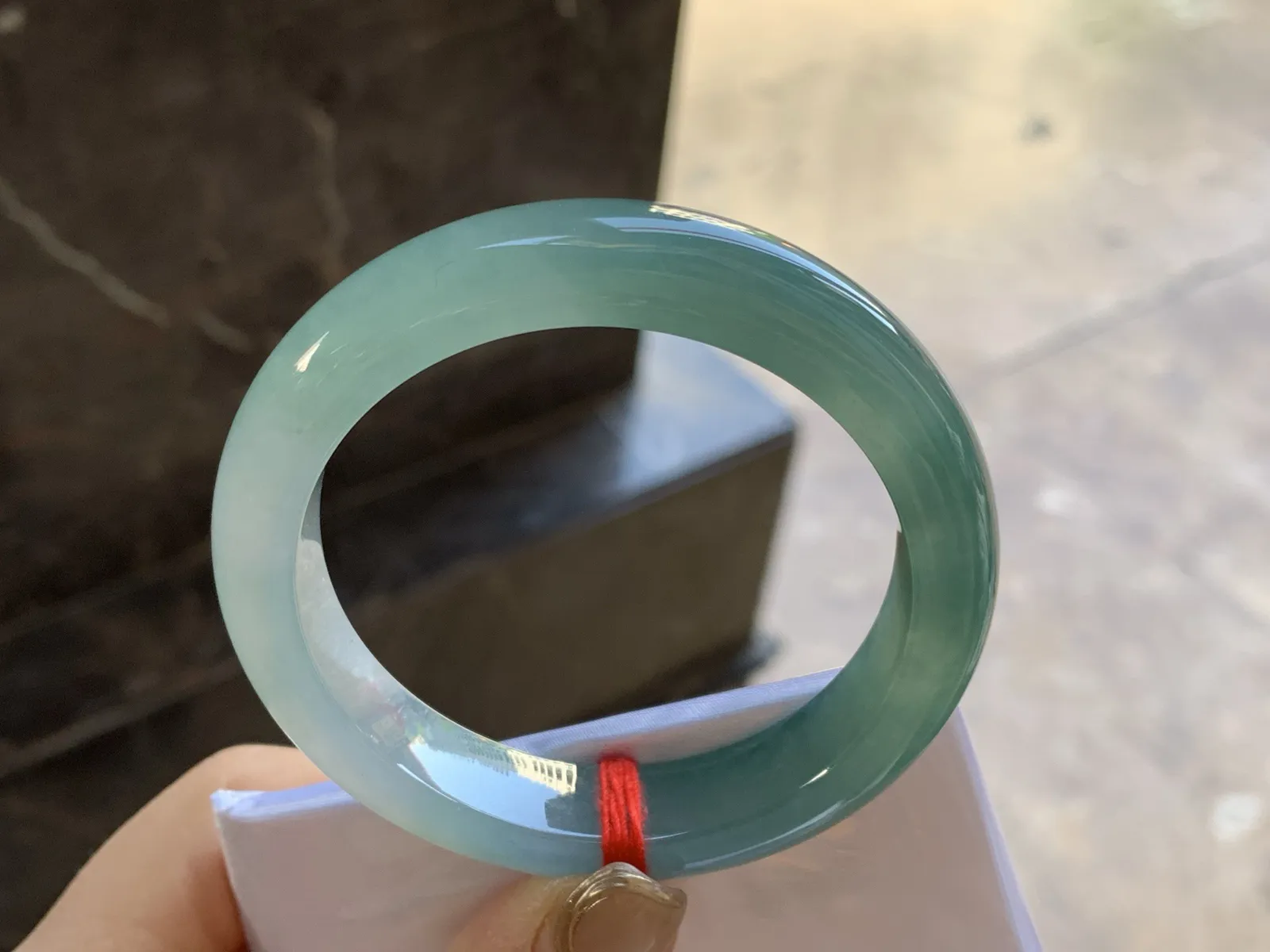 带底色手镯
尺寸：52.7-11.8-8.5mm
种好 底色浓郁