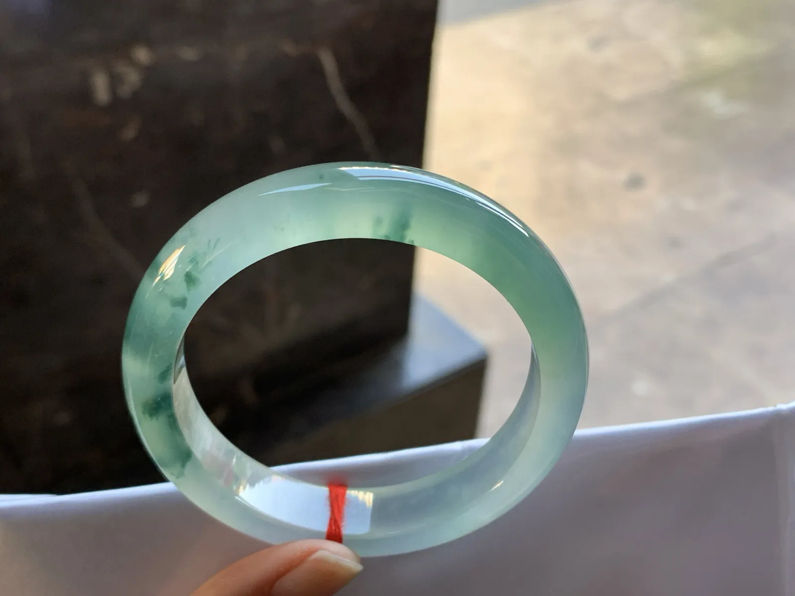 冰蓝花晴水手镯
尺寸：55-12.5-8.5mm
冰味十足 种老肉细